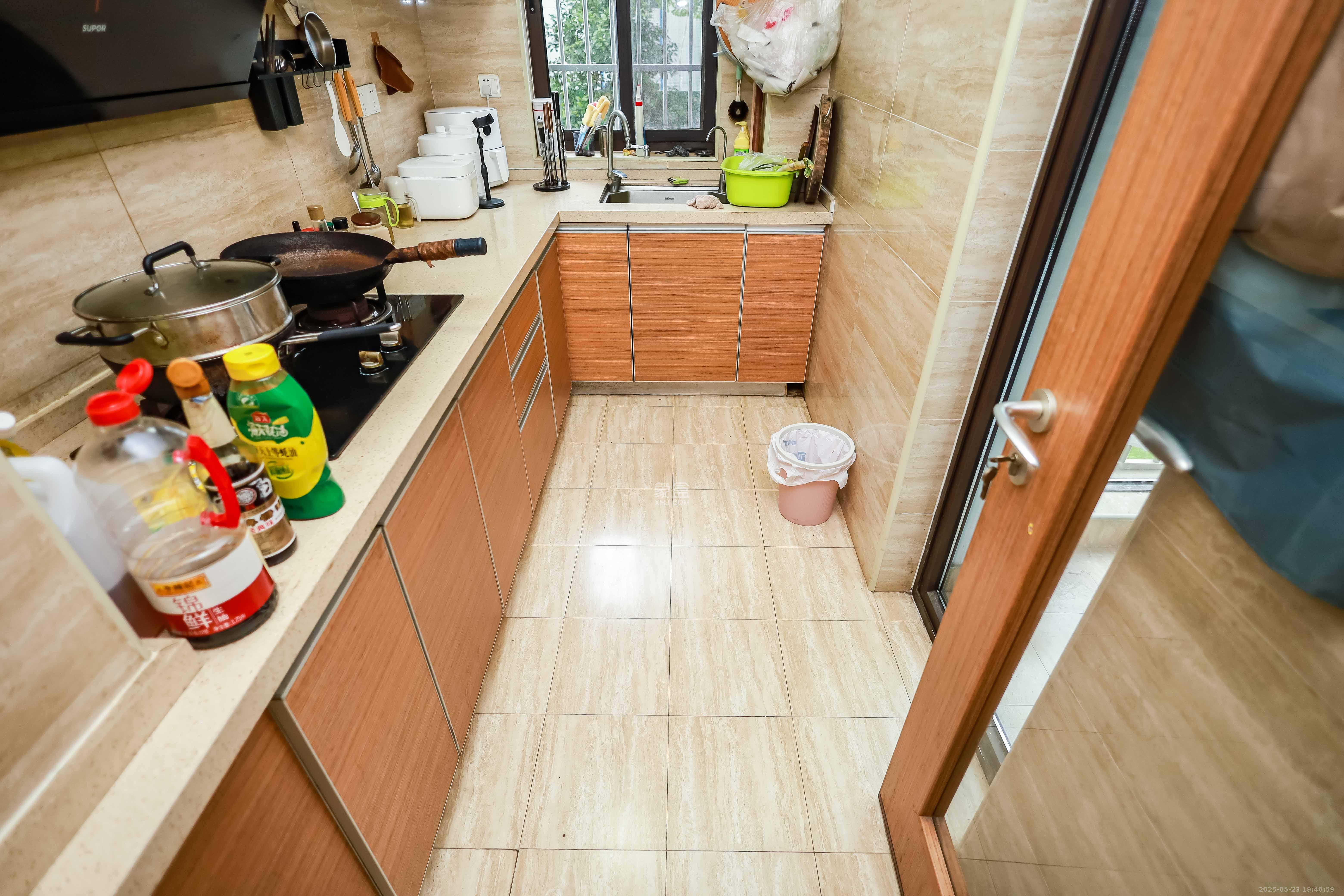 奥克斯缔壹城  3室2厅2卫    95.0万 奥克斯缔壹城  3室2厅2卫    95.0万厨房