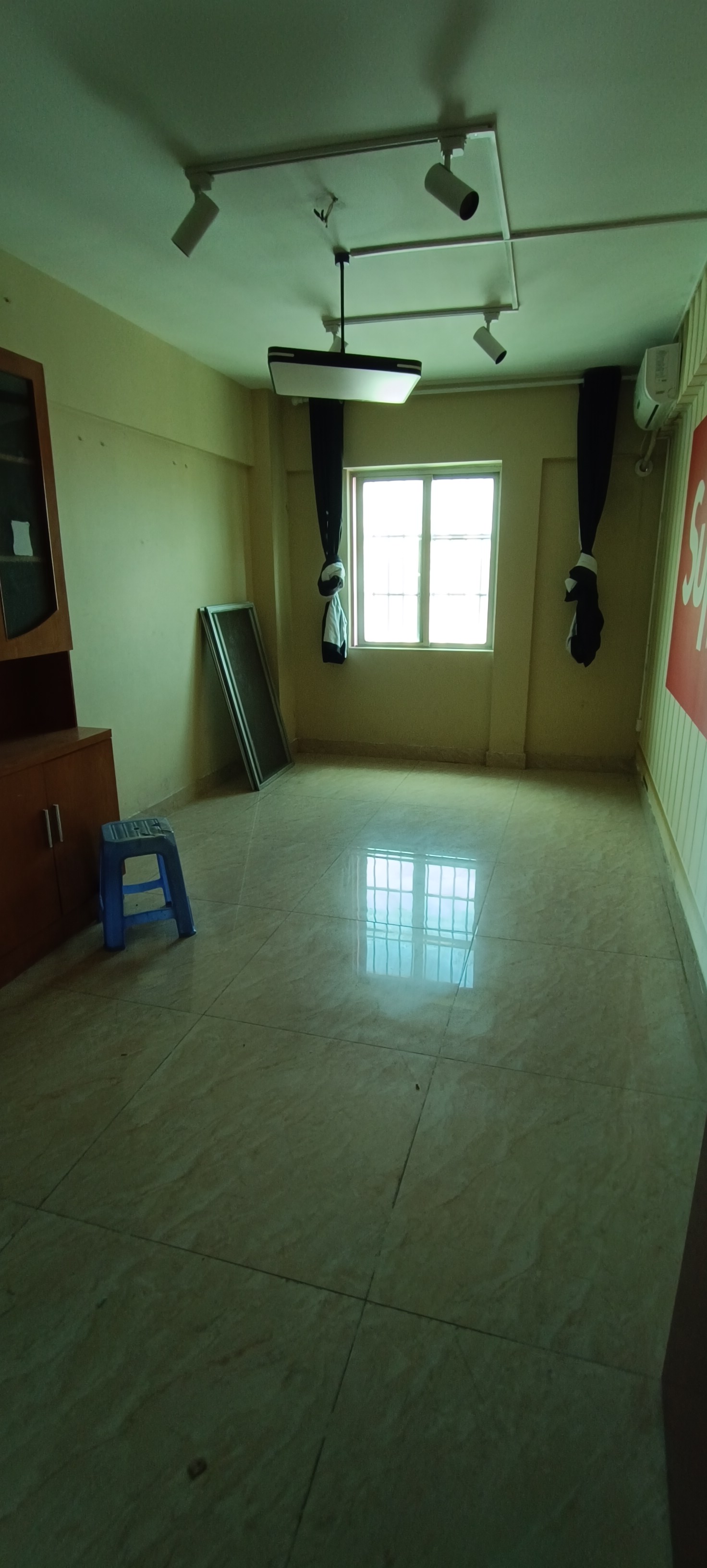 华典大厦  3室2厅2卫    3500.0元/月 华典大厦  3室2厅2卫    3500.0元/月室内图