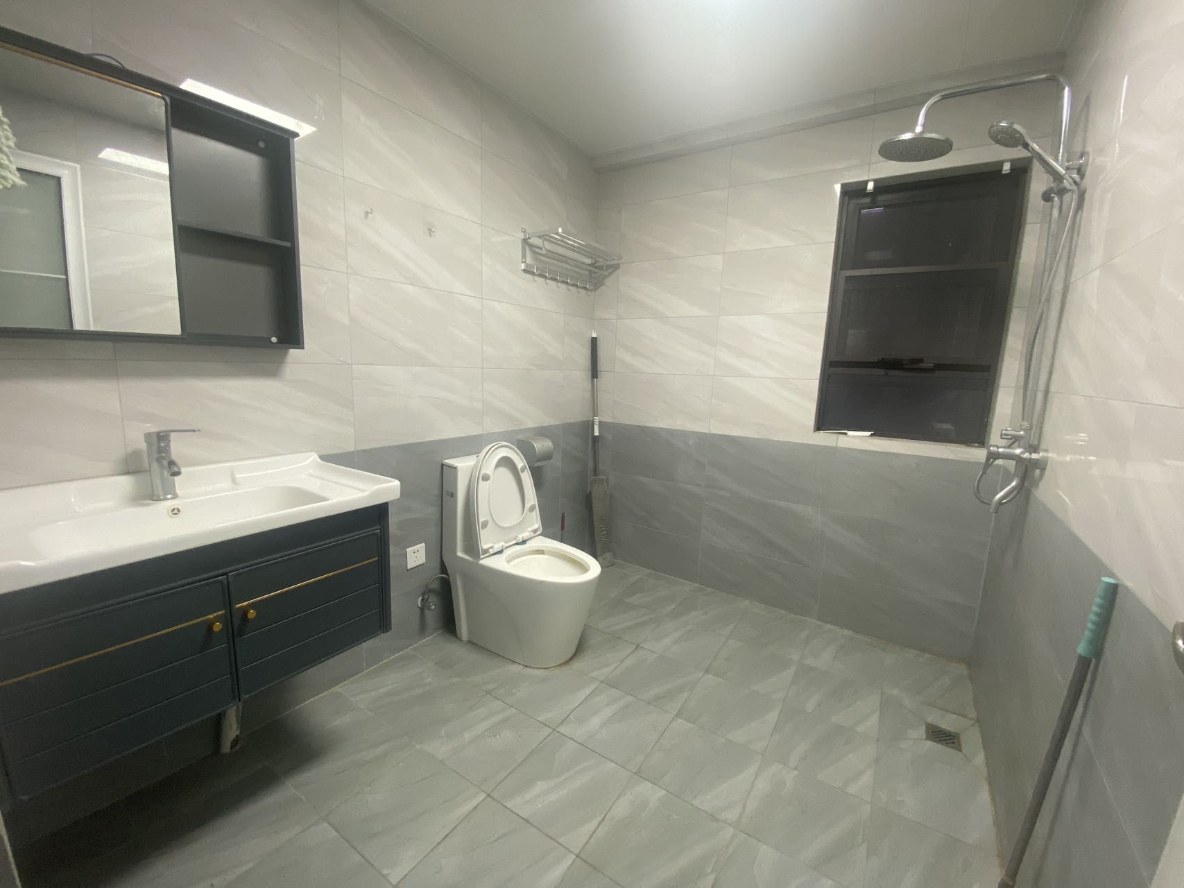 华润中心 2室1厅1卫 4500.0元/月 华润中心 2室1厅1卫 4500.0元/月室内图