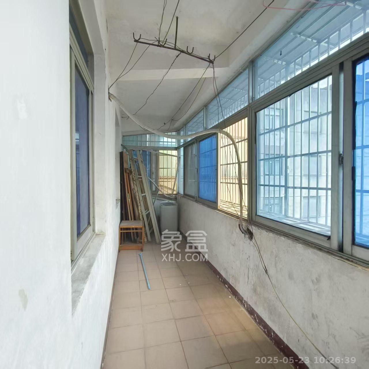 湘亚大楼 4室1厅1卫 2200.0元/月 湘亚大楼 4室1厅1卫 2200.0元/月室内图