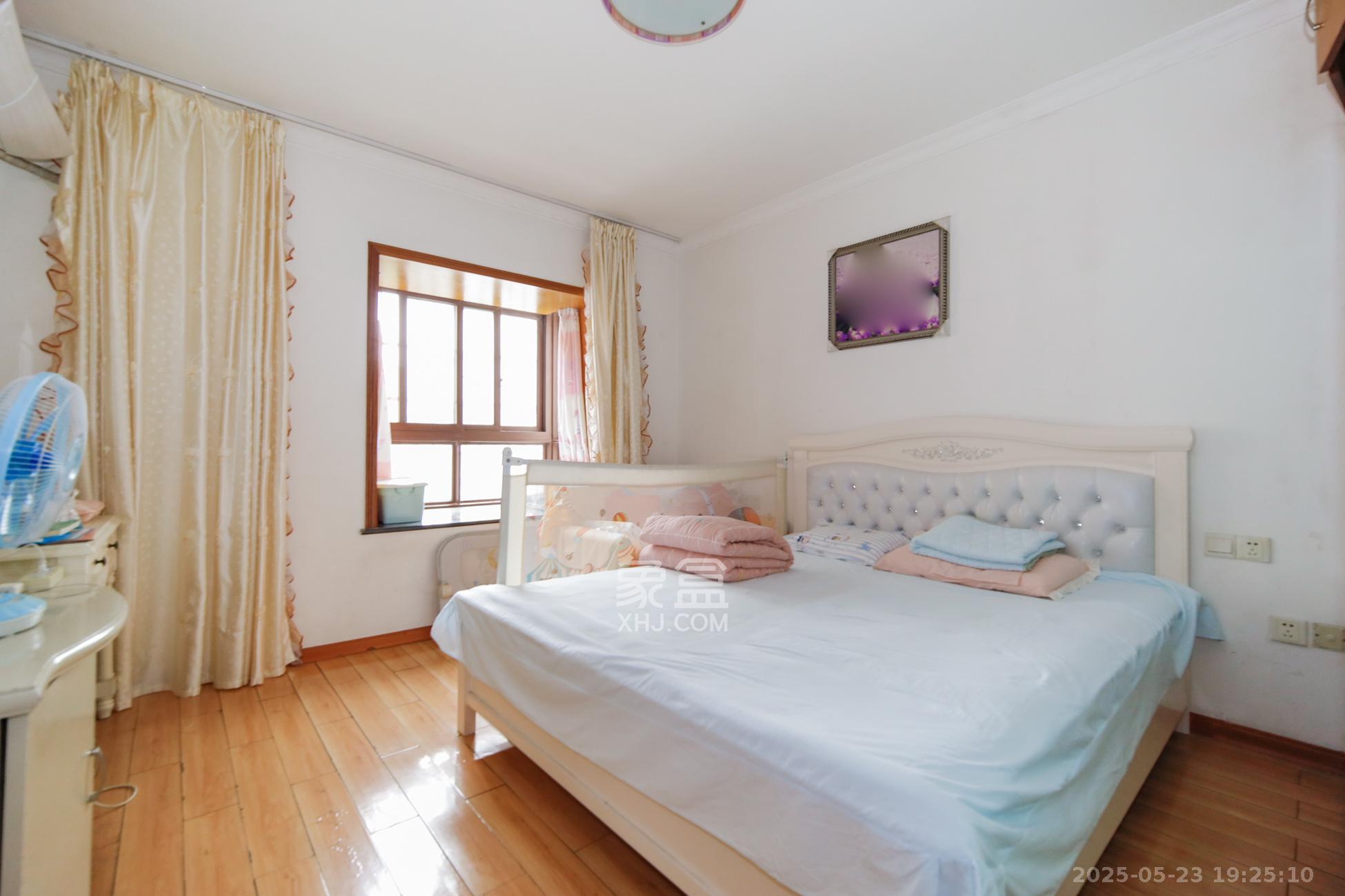 鑫天山水洲城 2室2厅2卫 72.0万 鑫天山水洲城 2室2厅2卫 72.0万卧室