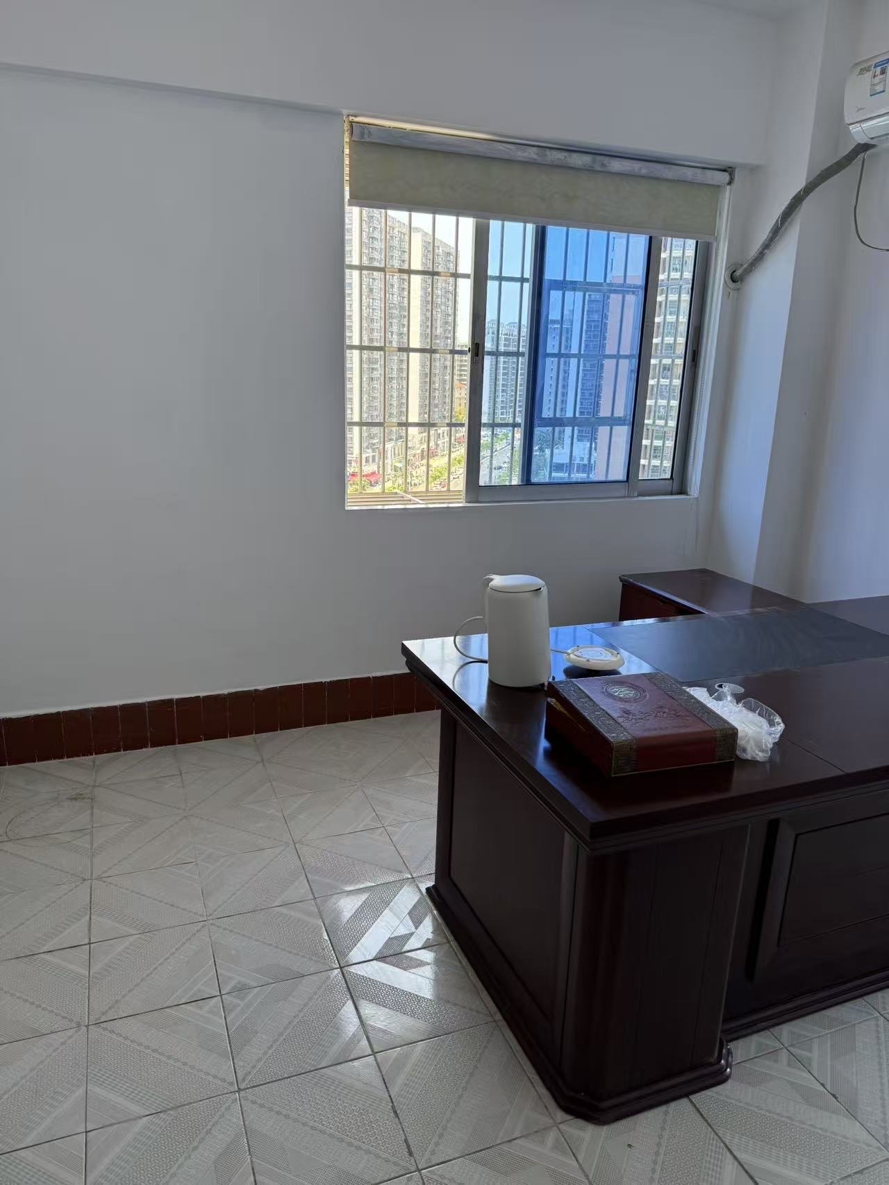 华立花园 3室2厅2卫 2700.0元/月 华立花园 3室2厅2卫 2700.0元/月室内图