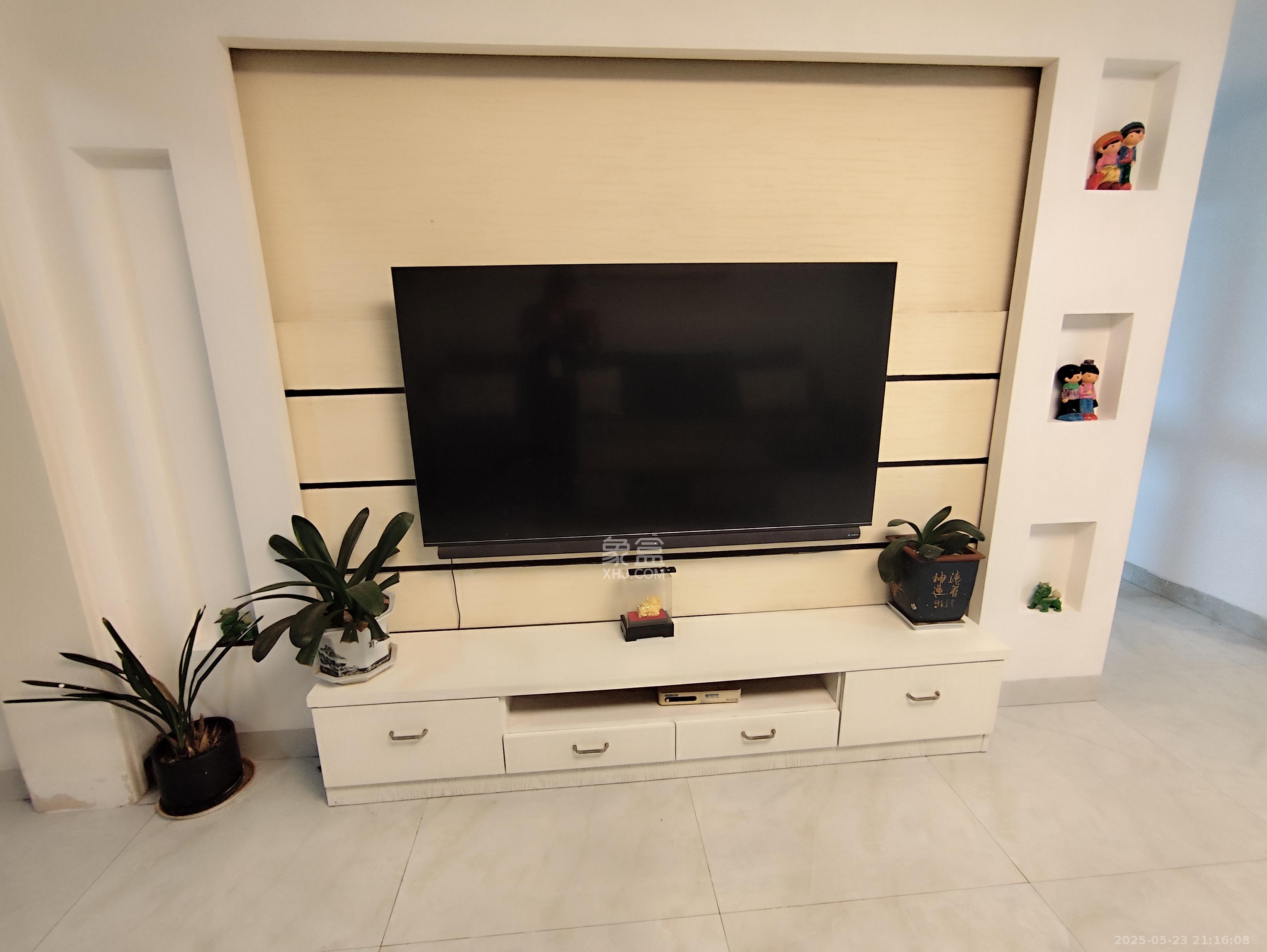 骑龙安置小区  3室2厅2卫   2600.00元/月室内图