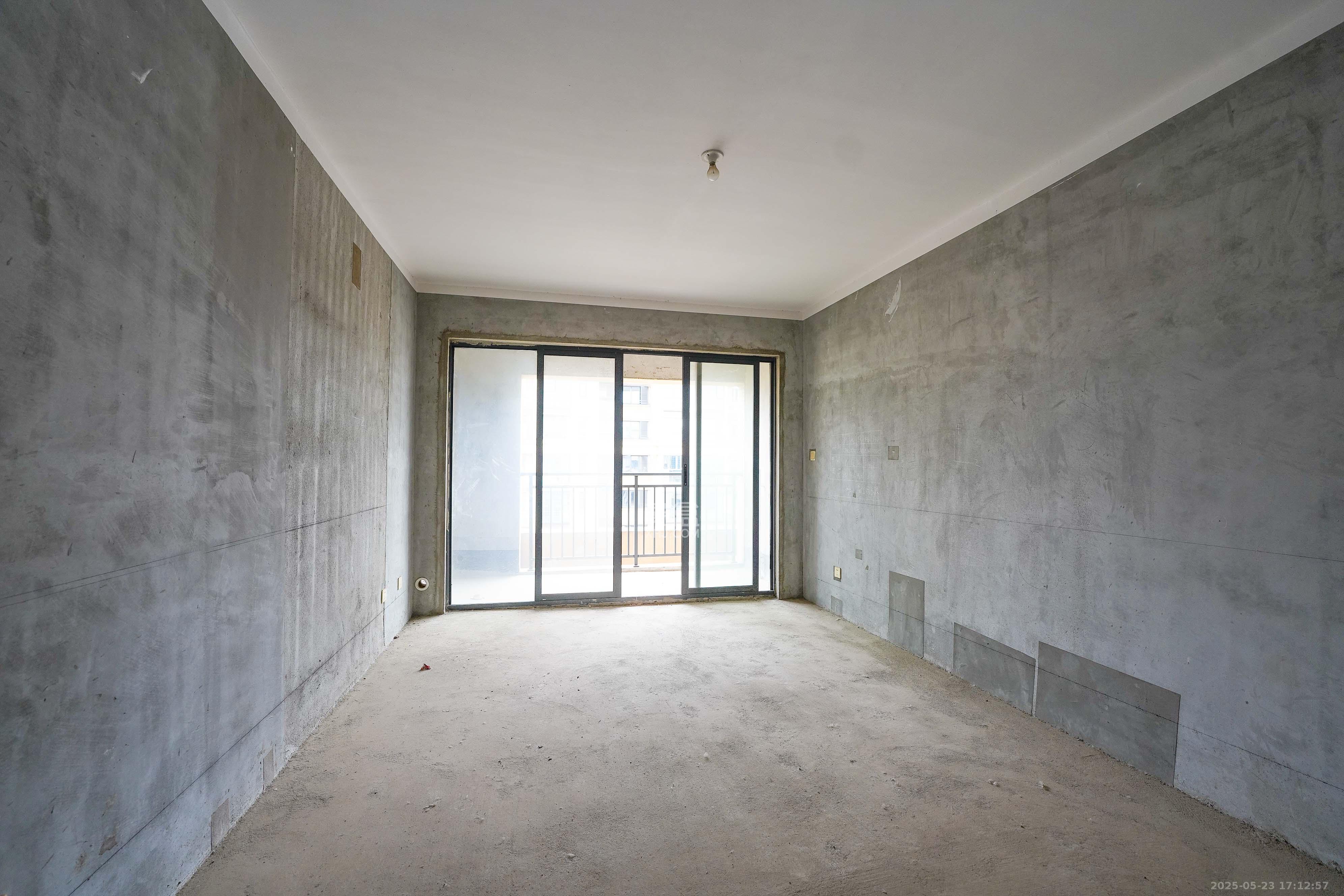 卢浮原著  3室2厅1卫    65.0万 卢浮原著  3室2厅1卫    65.0万