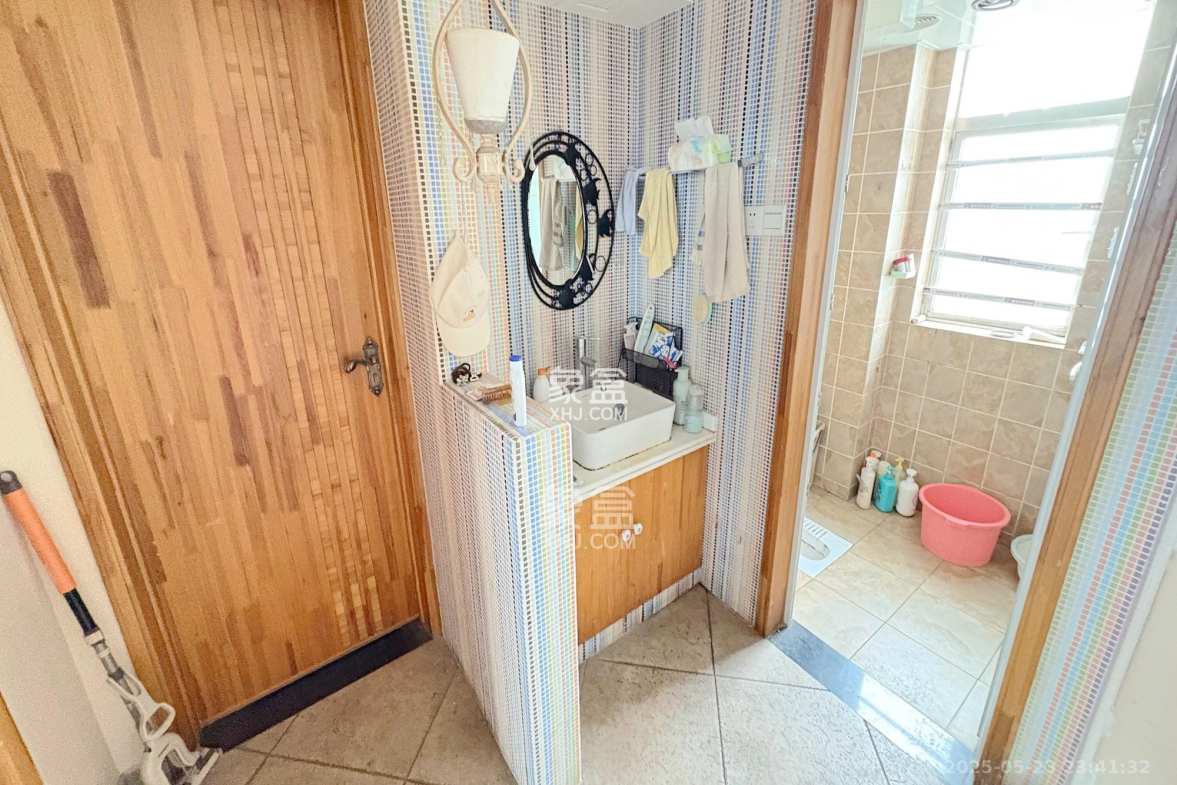 君临国际  2室2厅1卫    115.0万 君临国际  2室2厅1卫    115.0万卫生间