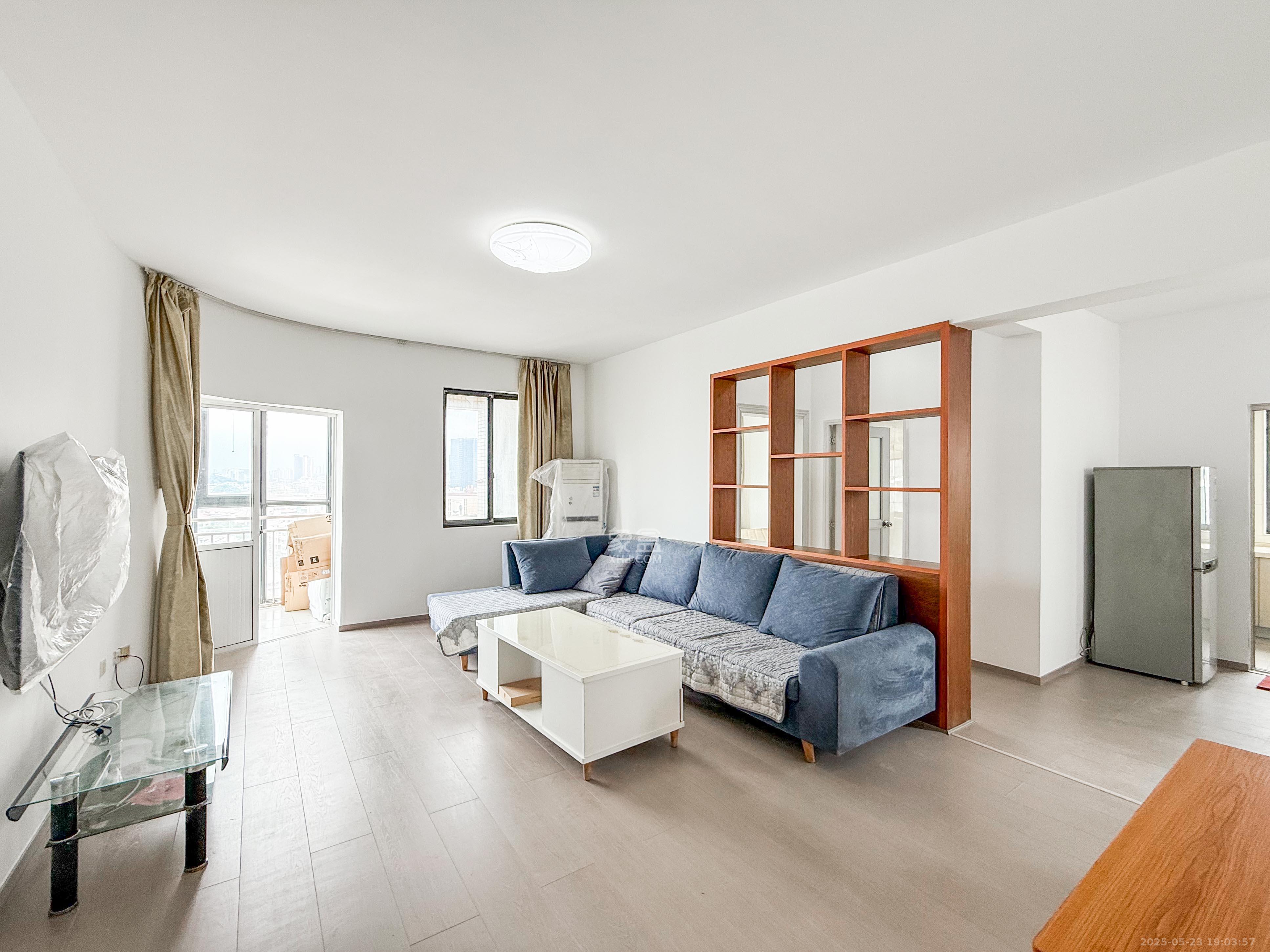 海林馨香雅苑 2室2厅1卫 72.0万 海林馨香雅苑 2室2厅1卫 72.0万客厅