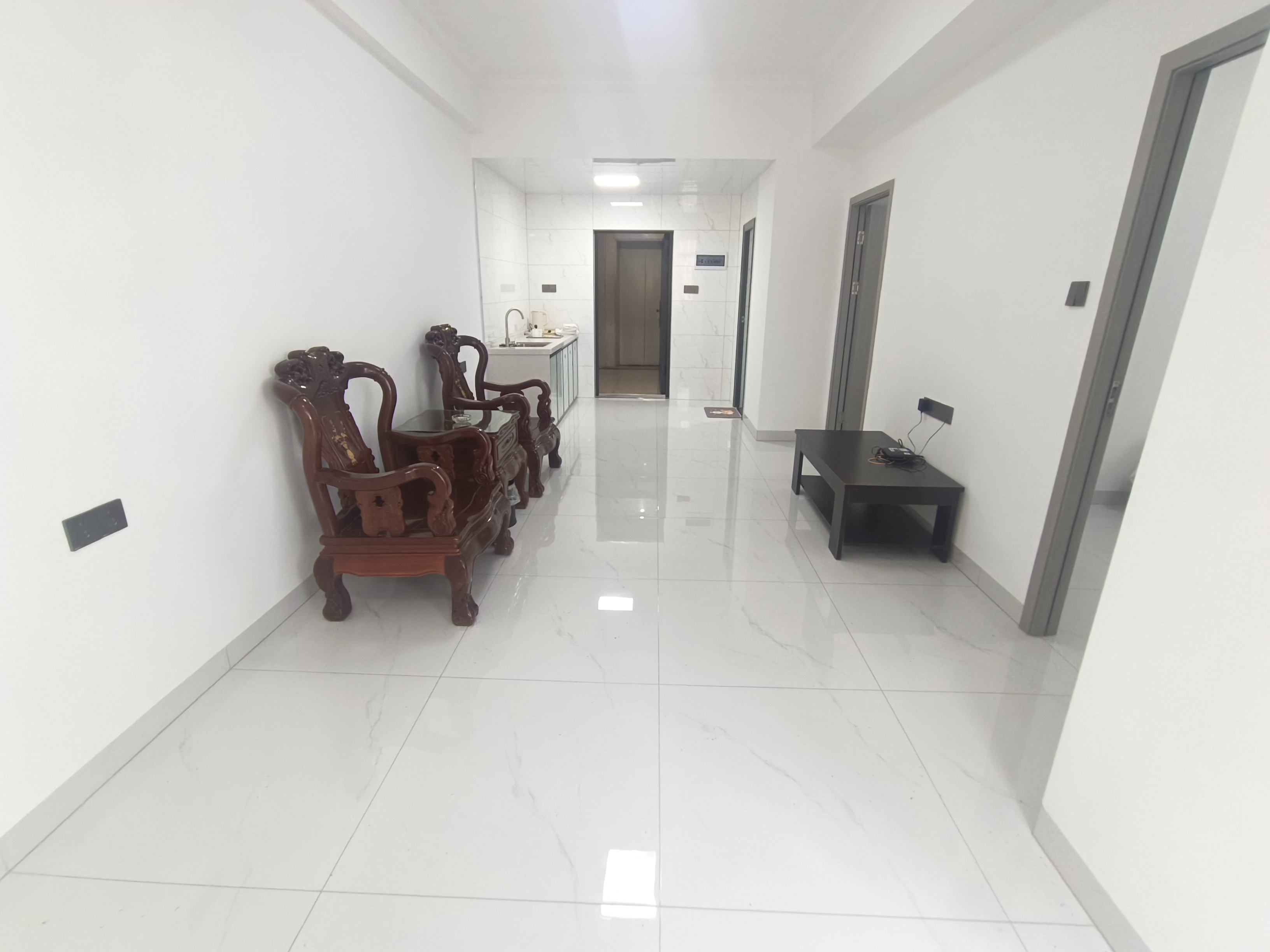 滨海新都 2室2厅1卫 90.0万 滨海新都 2室2厅1卫 90.0万客厅