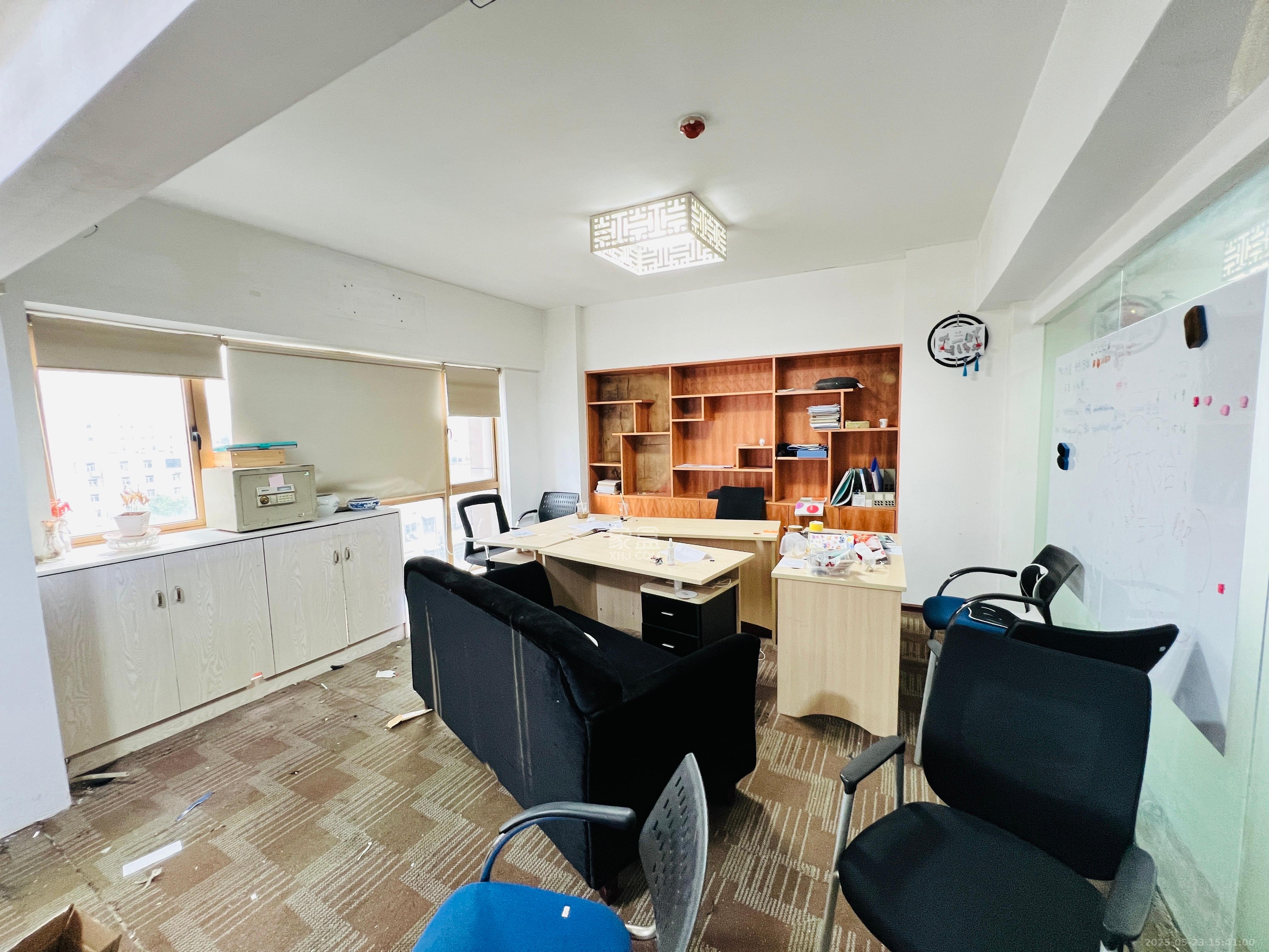 嘉盛国际广场 1室1厅1卫 2400.0元/月 嘉盛国际广场 1室1厅1卫 2400.0元/月室内图