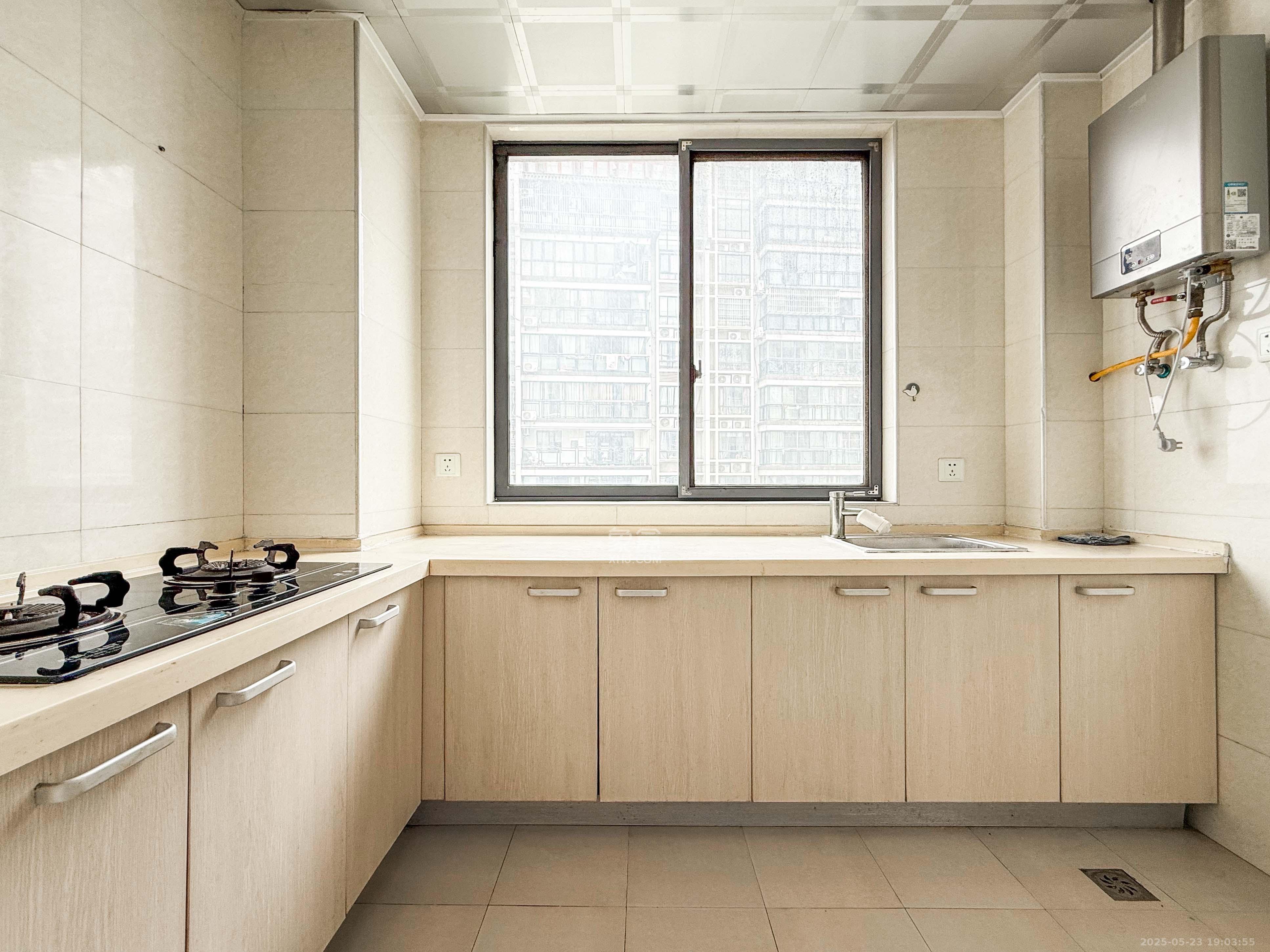 海林馨香雅苑 2室2厅1卫 72.0万 海林馨香雅苑 2室2厅1卫 72.0万厨房