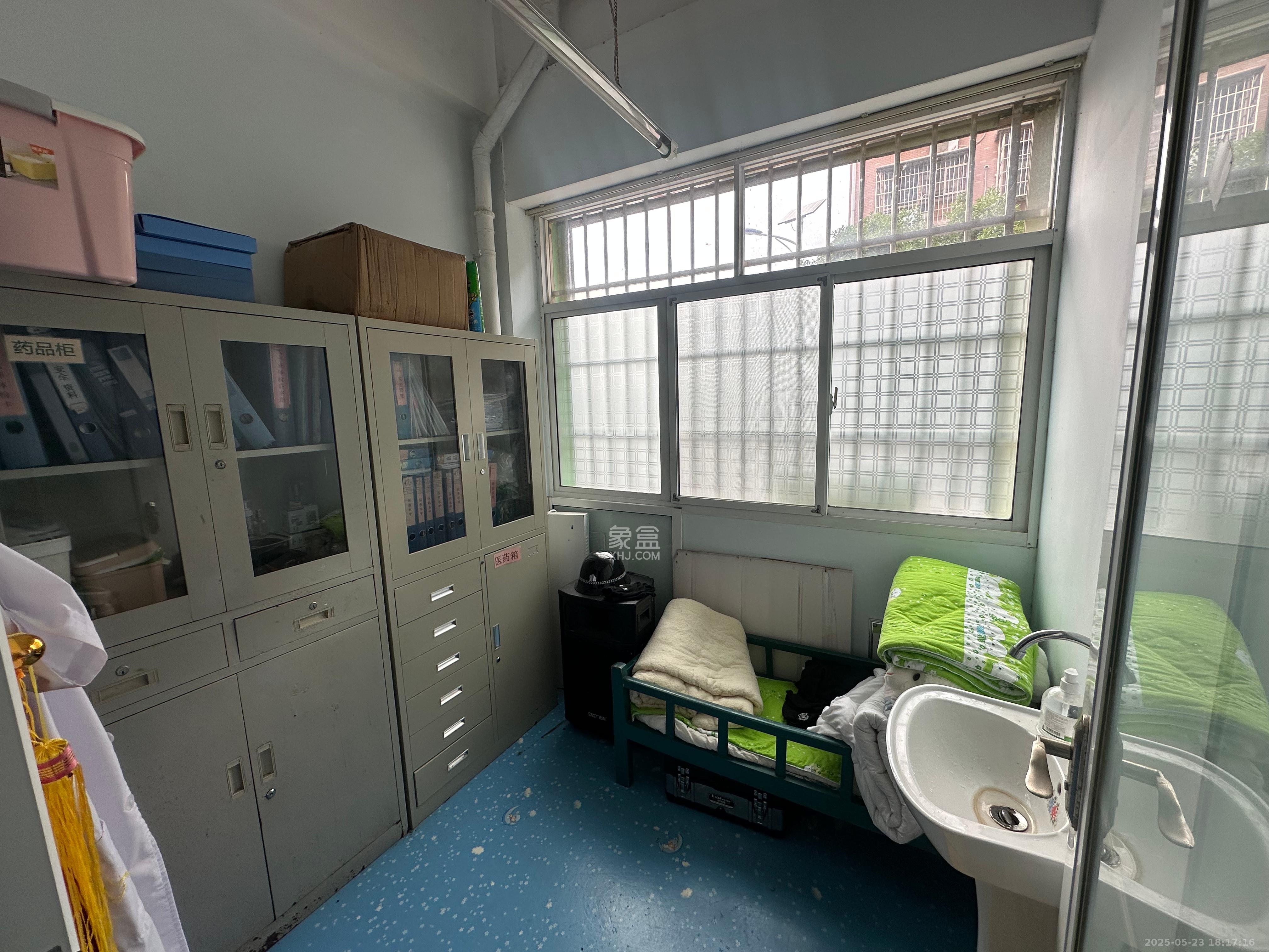 新路小区 1室1厅1卫 3200.0元/月 新路小区 1室1厅1卫 3200.0元/月室内图