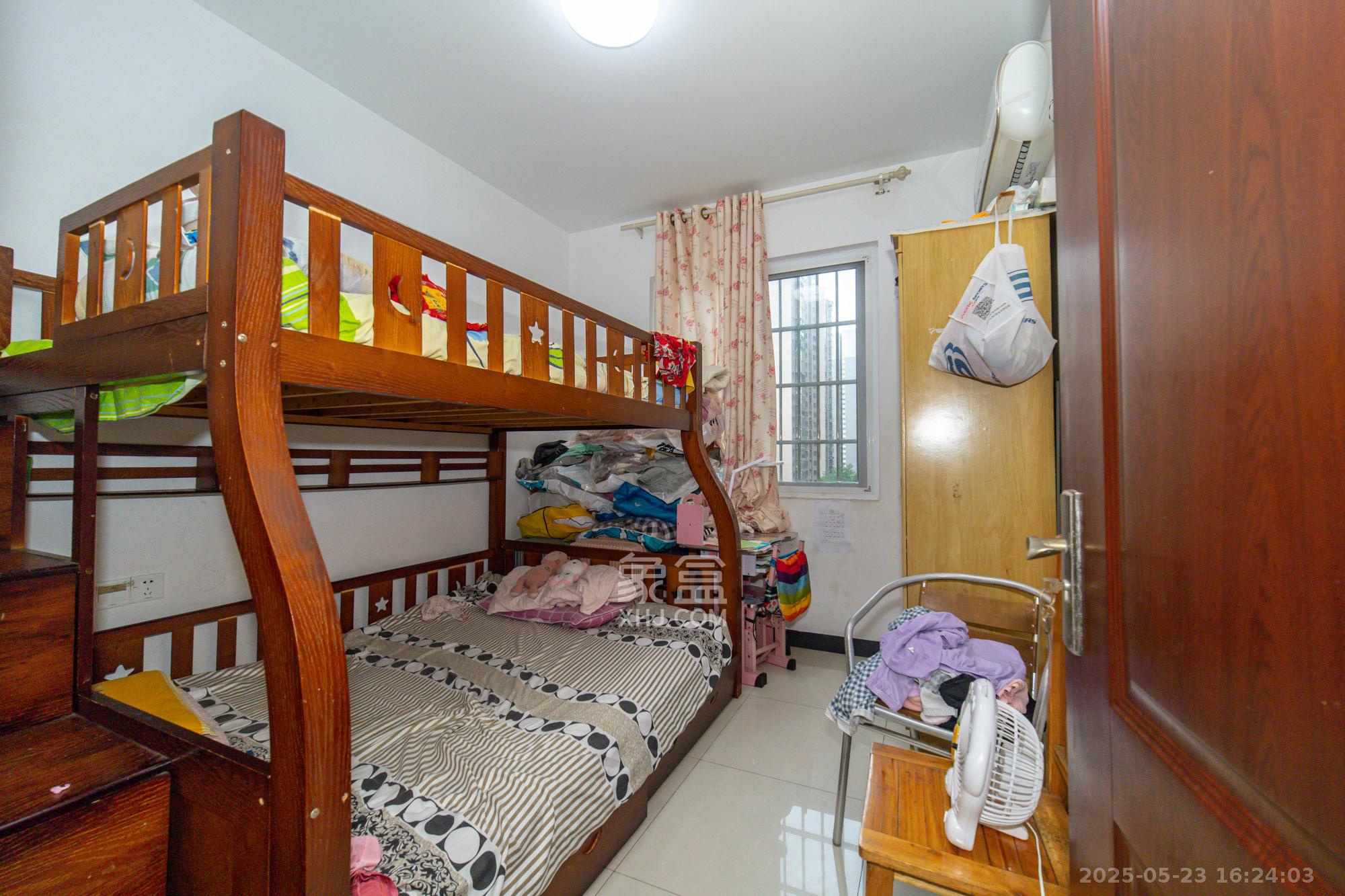 泊林晶城 2室2厅1卫 56.8万 泊林晶城 2室2厅1卫 56.8万卧室