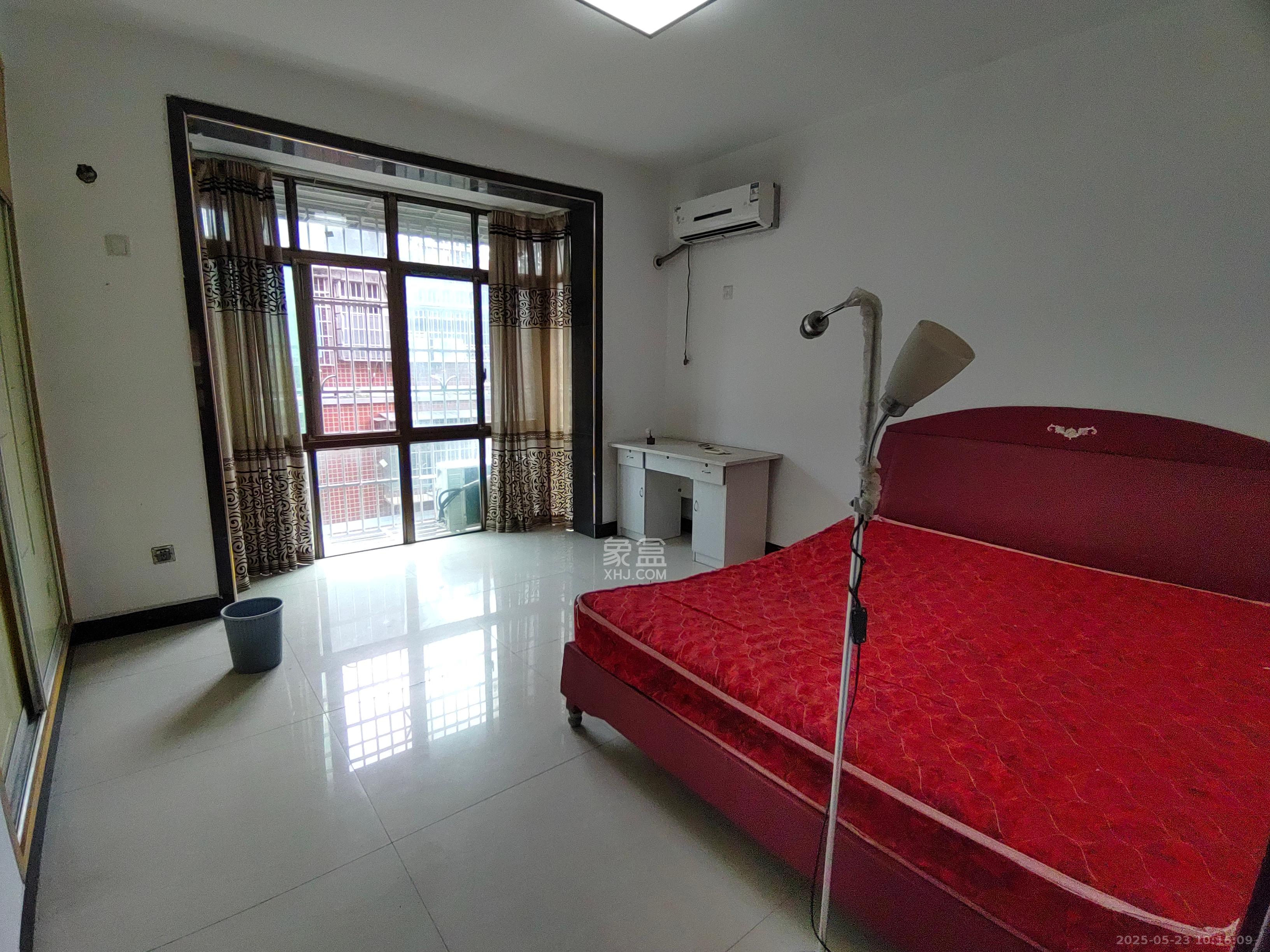 城西安置小区 3室2厅1卫 1100.0元/月 城西安置小区 3室2厅1卫 1100.0元/月室内图