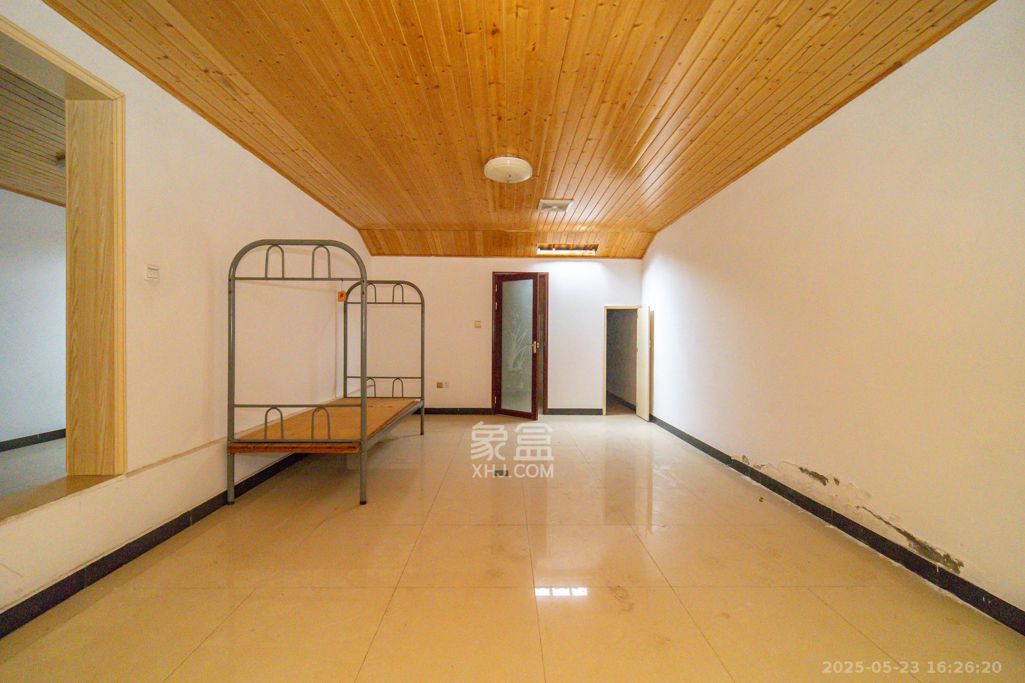 星沙三区 3室3厅2卫 74.46万 星沙三区 3室3厅2卫 74.46万卧室