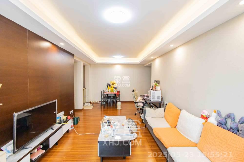 荣泰广场  3室2厅1卫   2500.00元/月室内图1