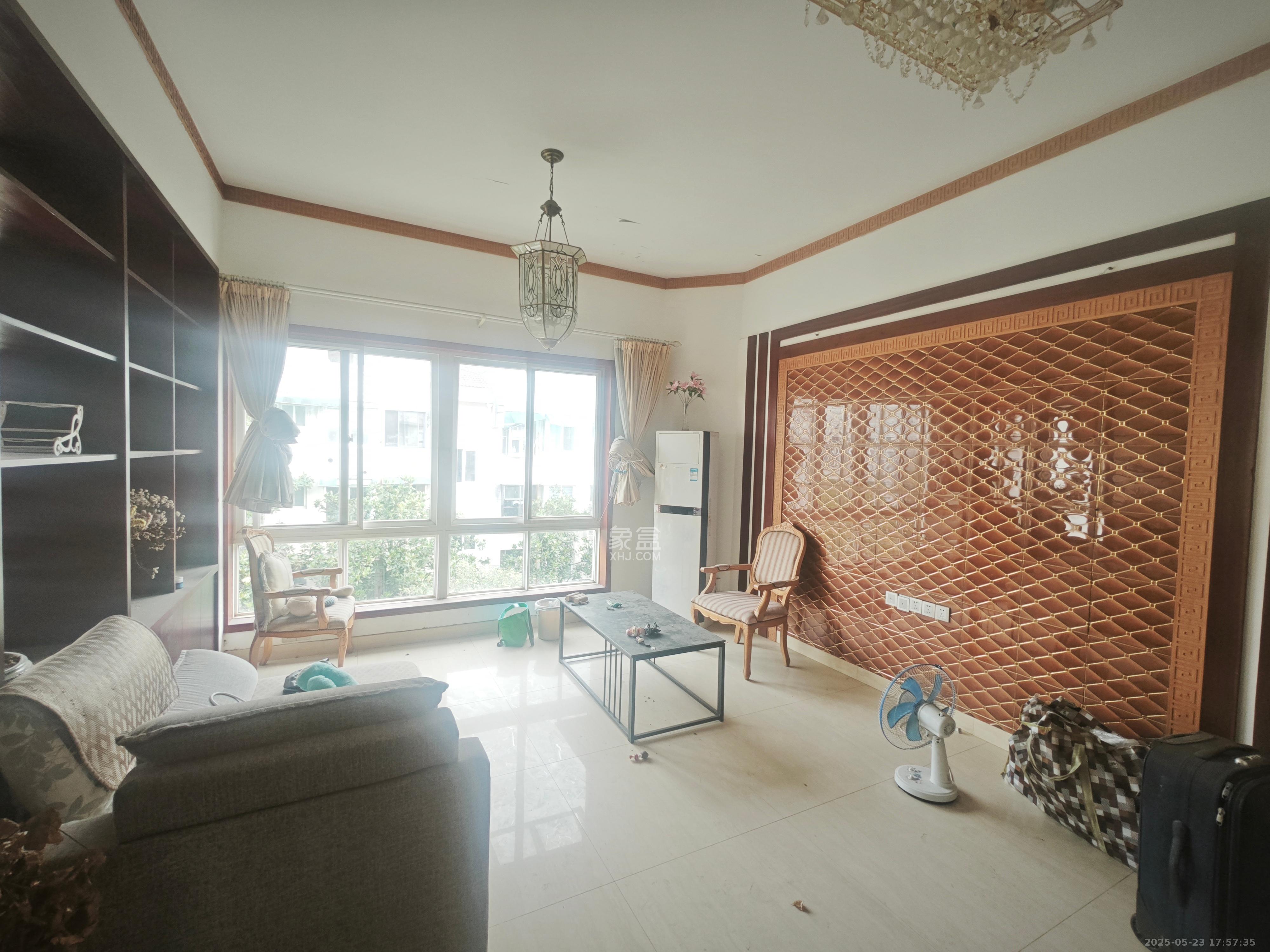 同升湖山庄 4室2厅3卫 2500.0元/月 同升湖山庄 4室2厅3卫 2500.0元/月室内图