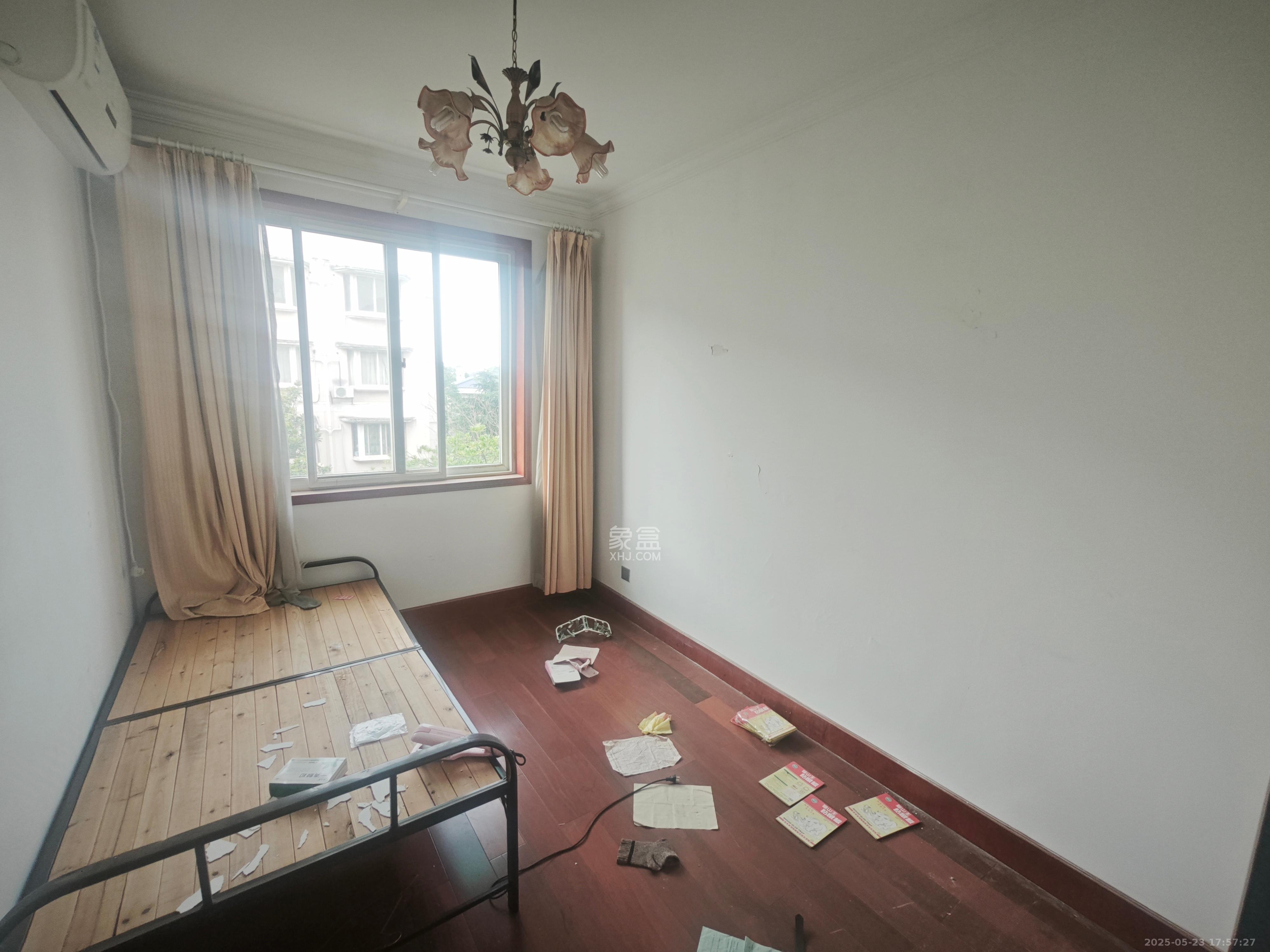 同升湖山庄 4室2厅3卫 2500.0元/月 同升湖山庄 4室2厅3卫 2500.0元/月室内图