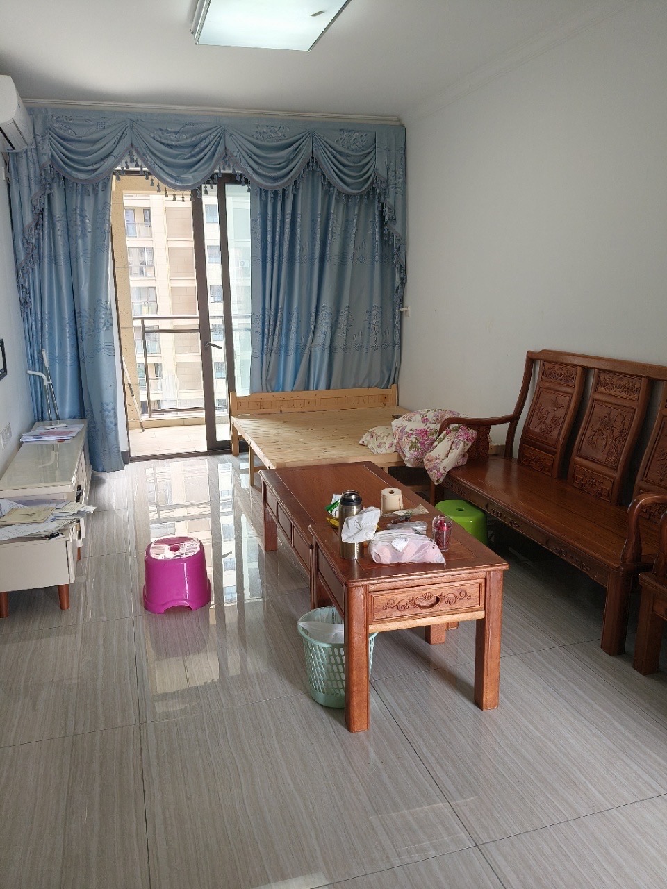 滨海新天地 1室1厅1卫 88.0万 滨海新天地 1室1厅1卫 88.0万客厅