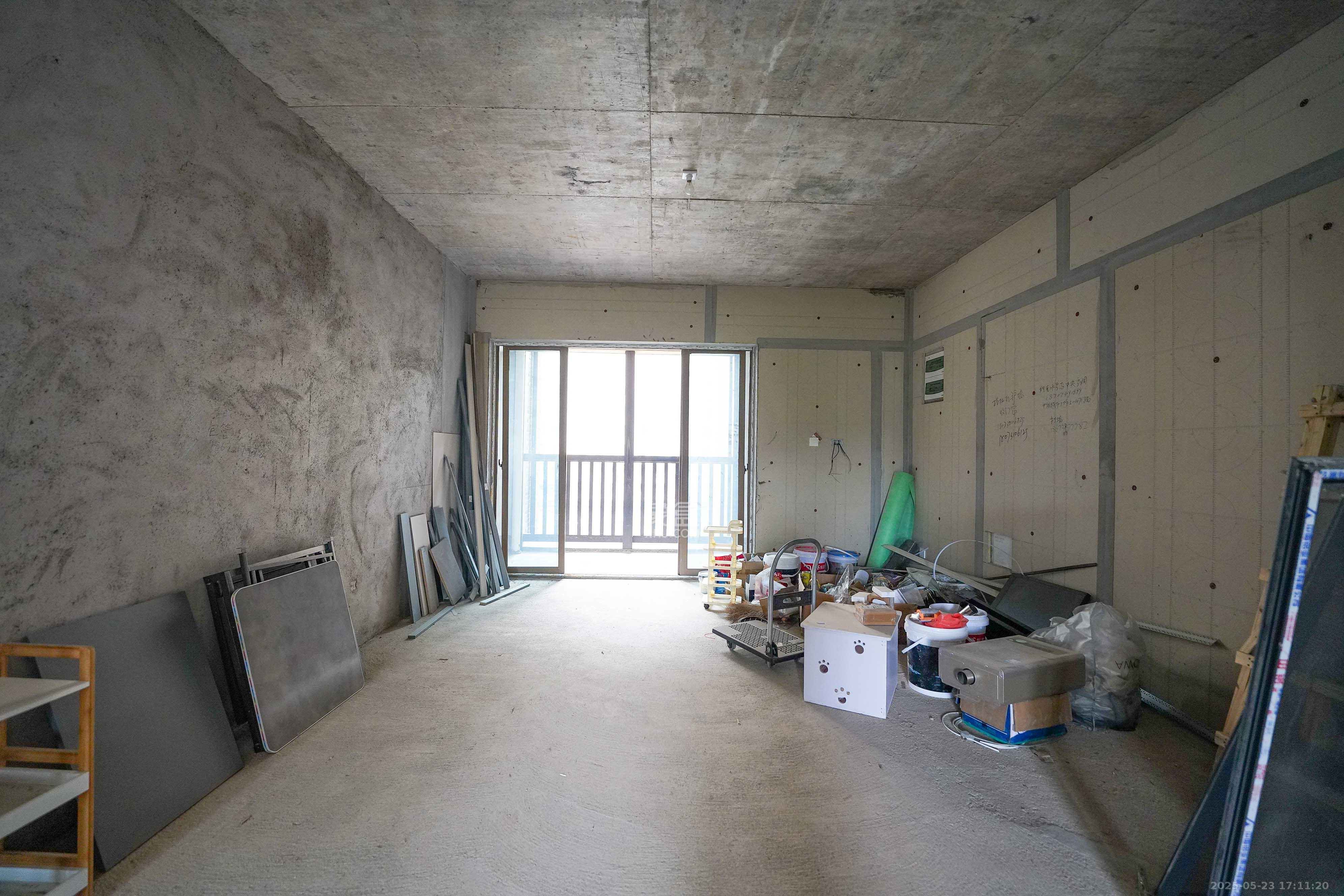橘郡礼顿山  4室2厅2卫   135.00万