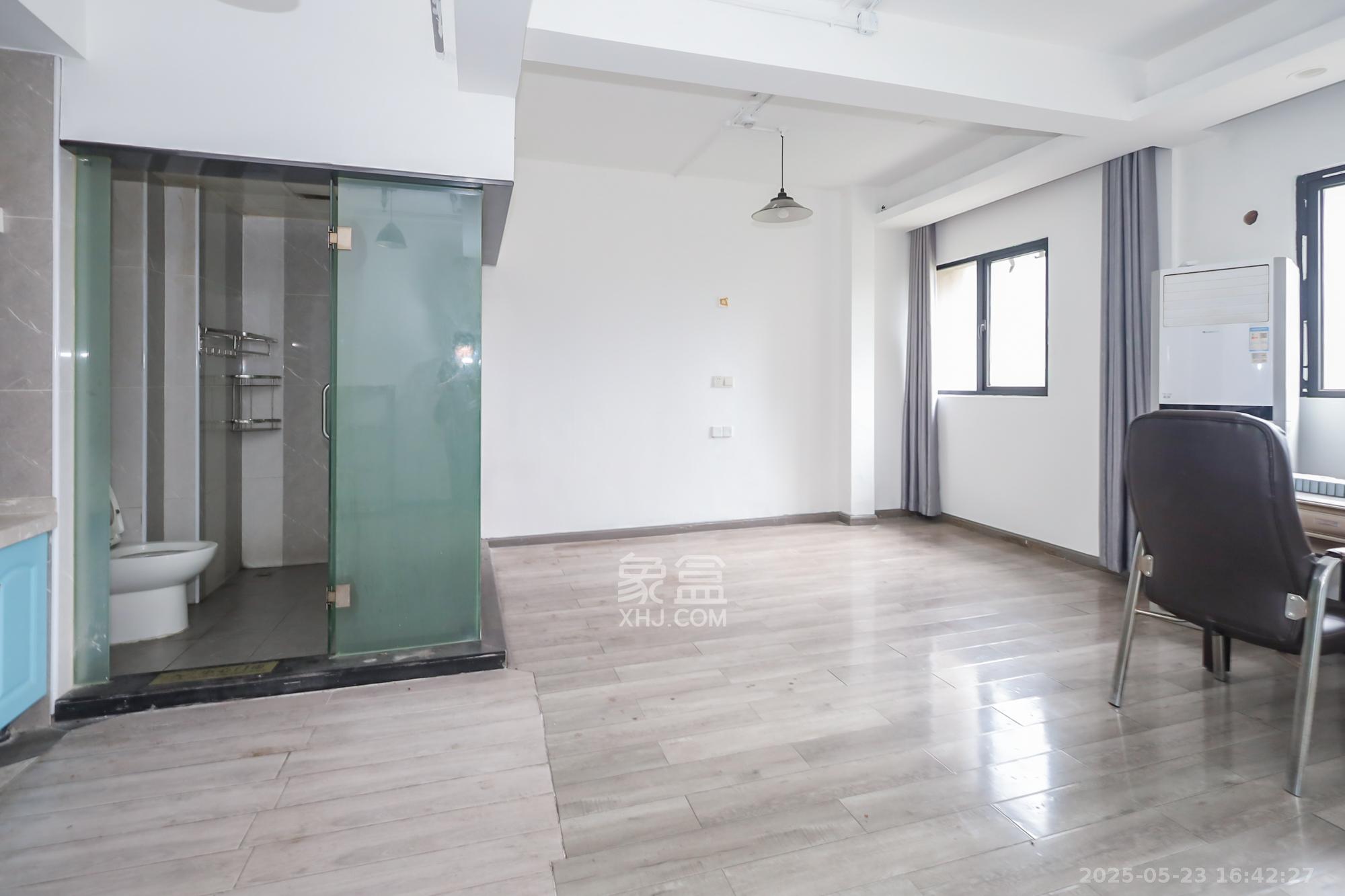 郡原广场 1室1厅1卫 34.0万 郡原广场 1室1厅1卫 34.0万其他