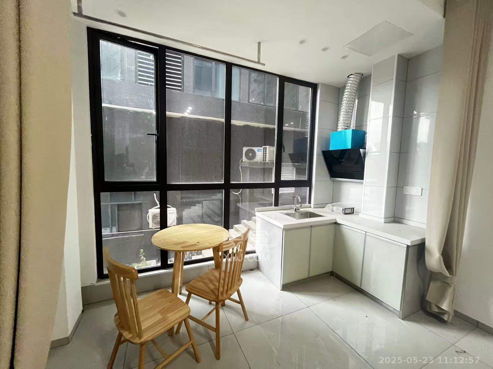 盘龙御康园 1室0厅1卫 1300.0元/月 盘龙御康园 1室0厅1卫 1300.0元/月室内图