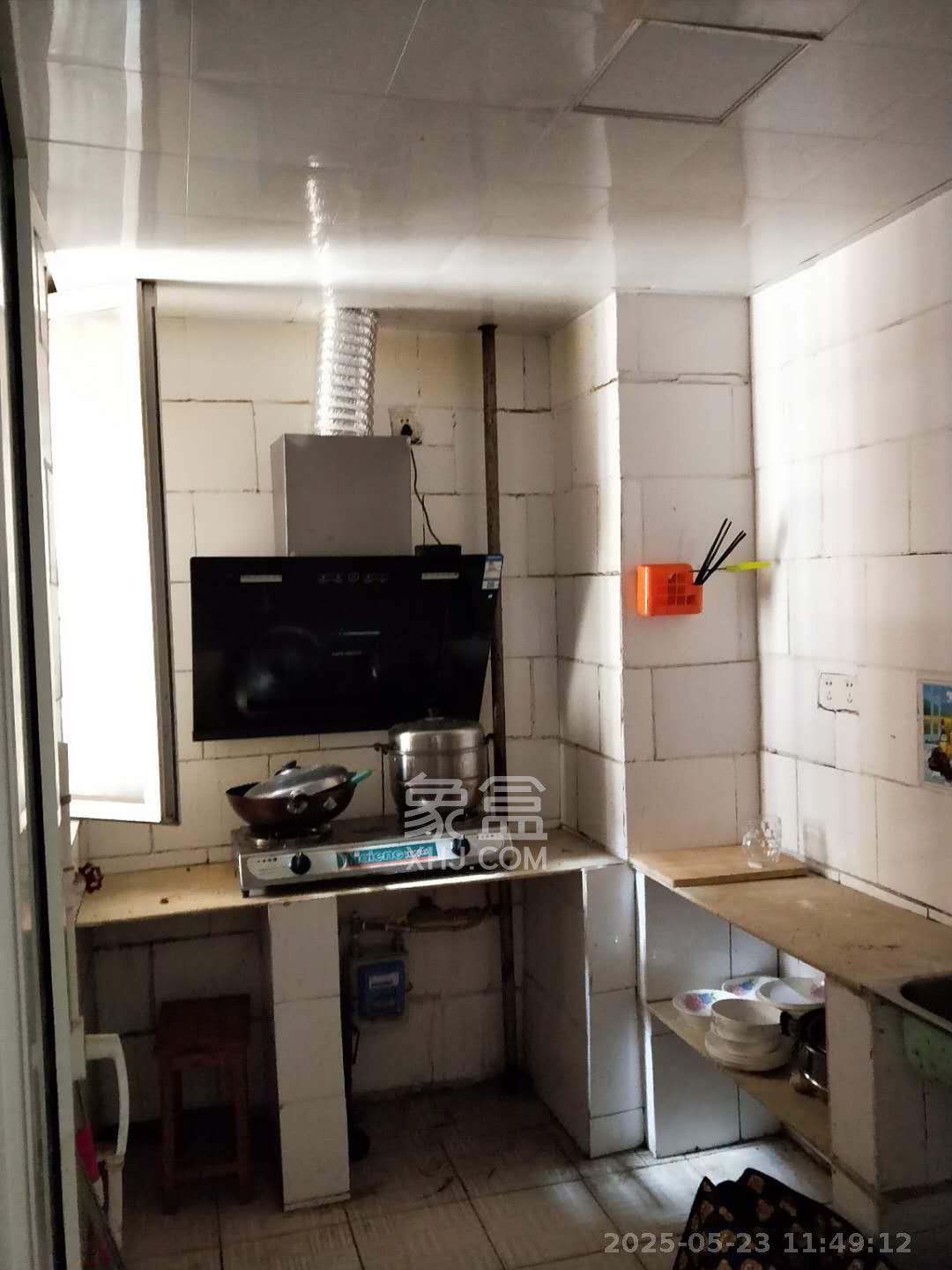 圣力华苑 2室2厅1卫 1300.0元/月 圣力华苑 2室2厅1卫 1300.0元/月室内图