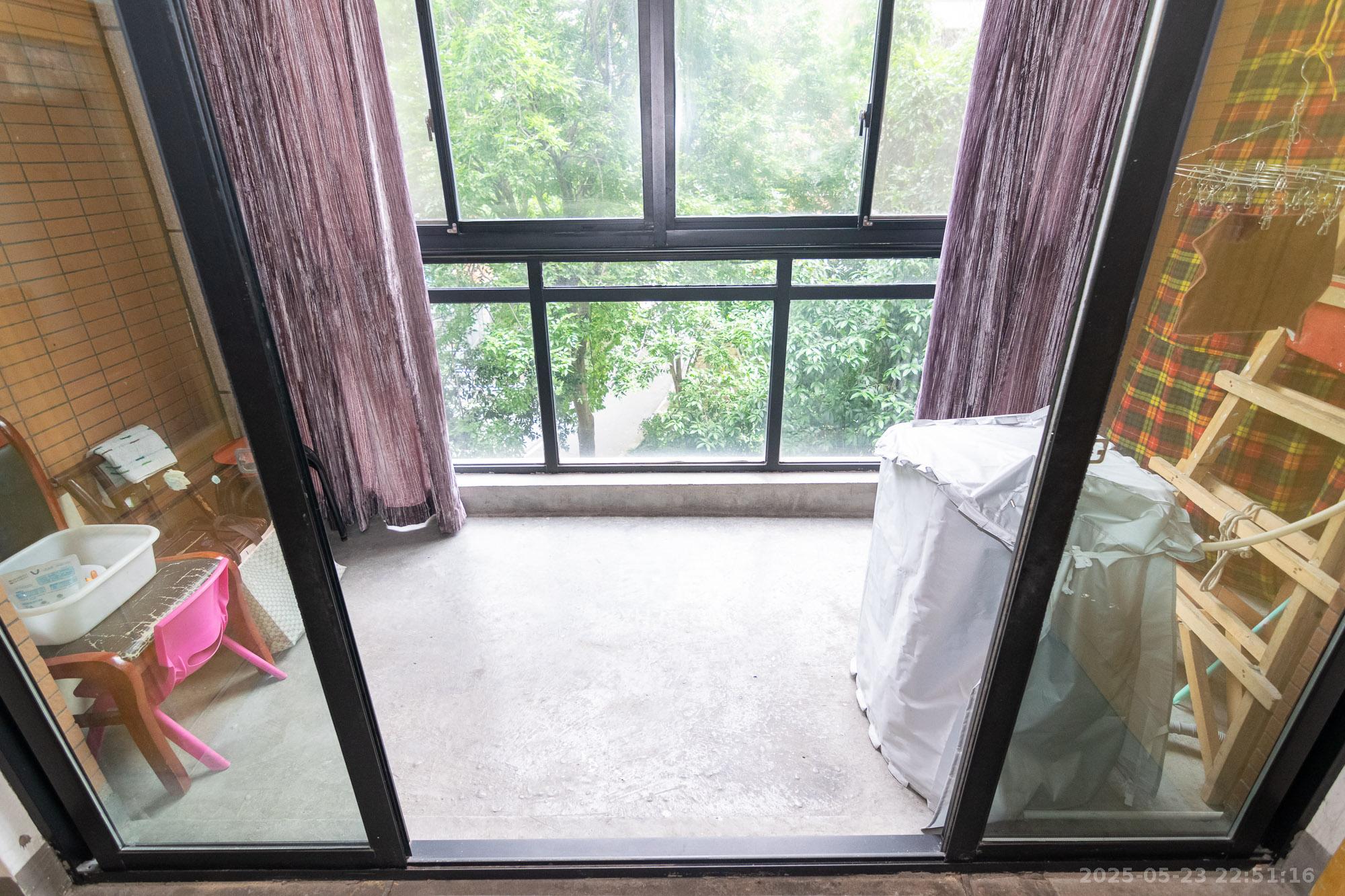 丽景华庭  2室2厅1卫   42.80万阳台