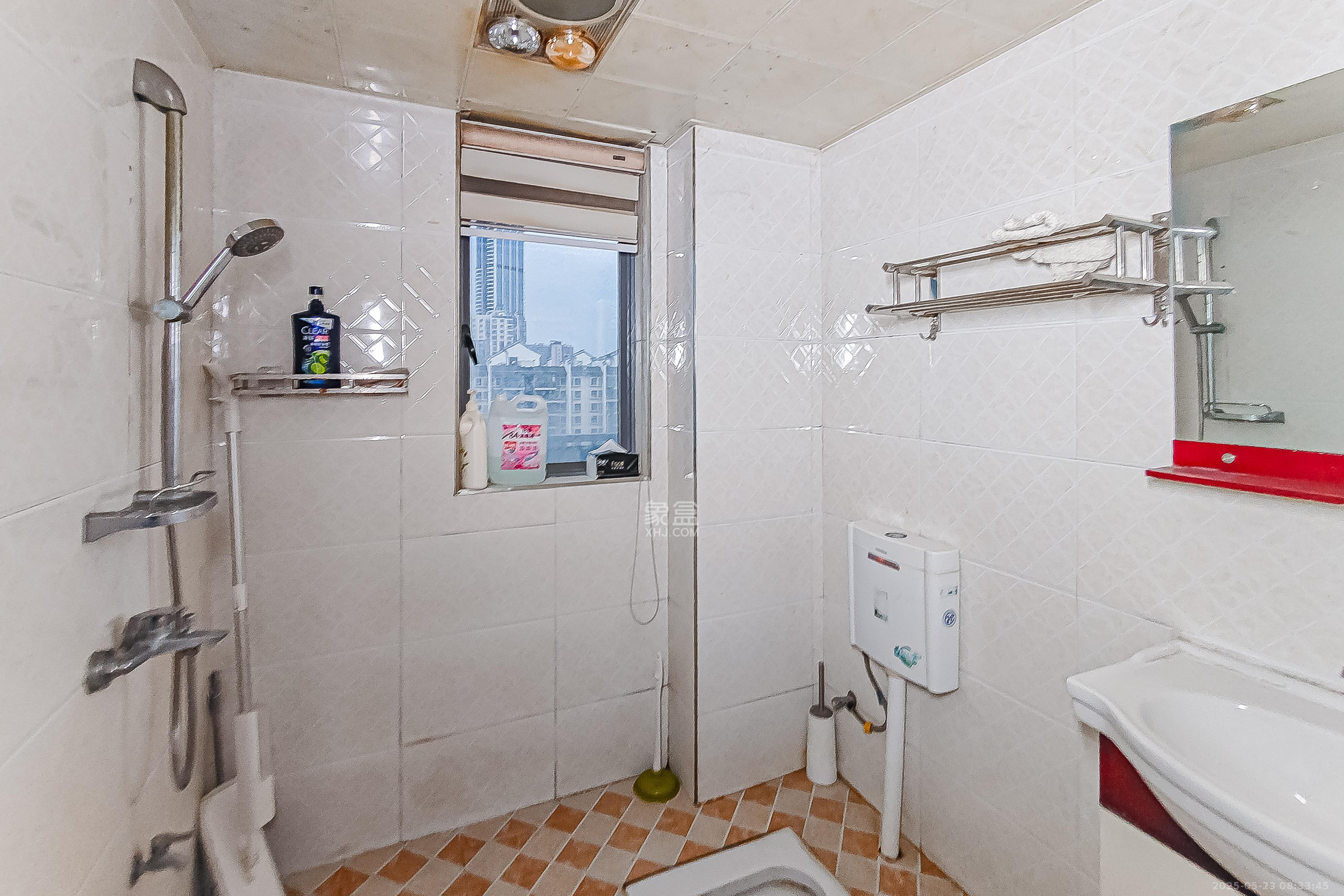 融科檀香山(融科紫檀、香山国际) 3室1厅1卫 86.0万 融科檀香山(融科紫檀、香山国际) 3室1厅1卫 86.0万卫生间