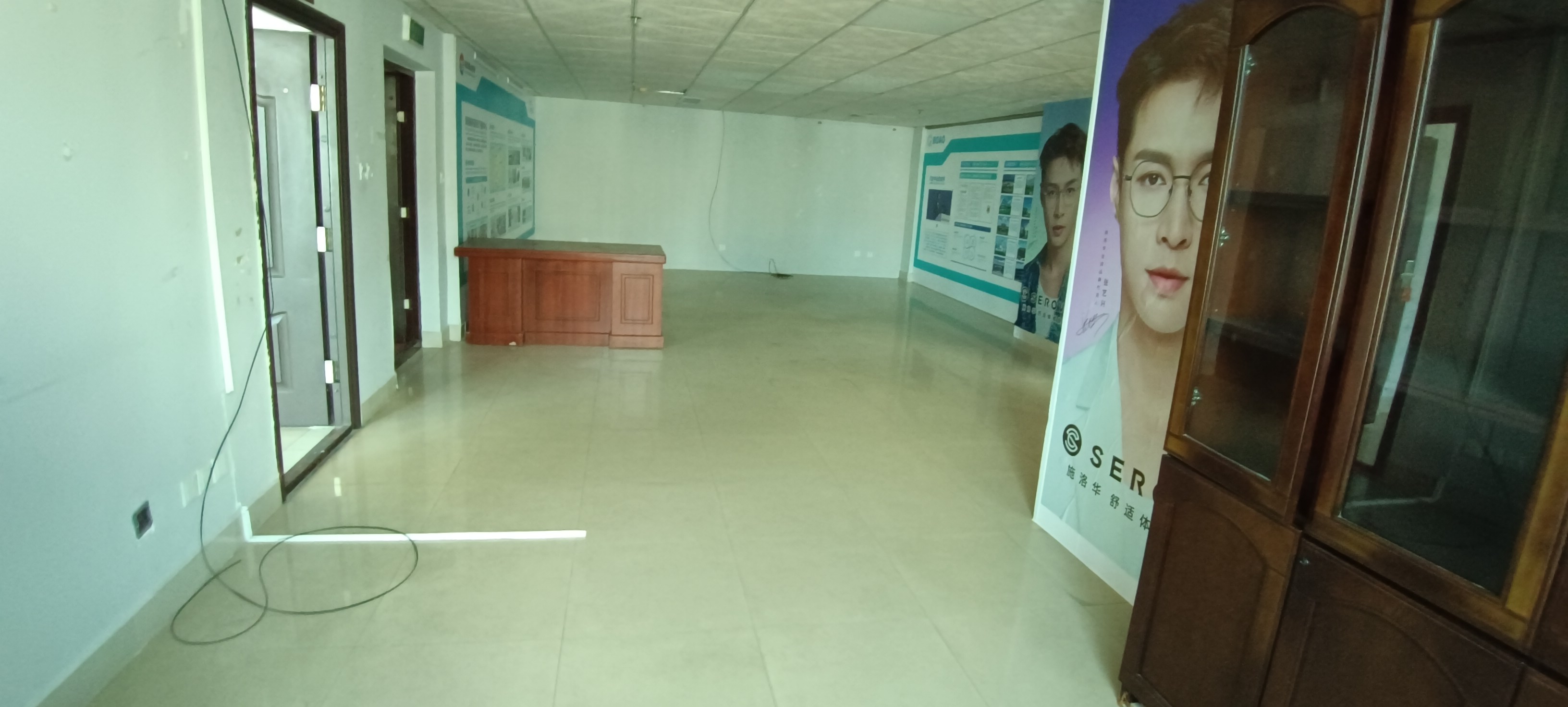 华典大厦  3室3厅0卫    5000.0元/月 华典大厦  3室3厅0卫    5000.0元/月室内图