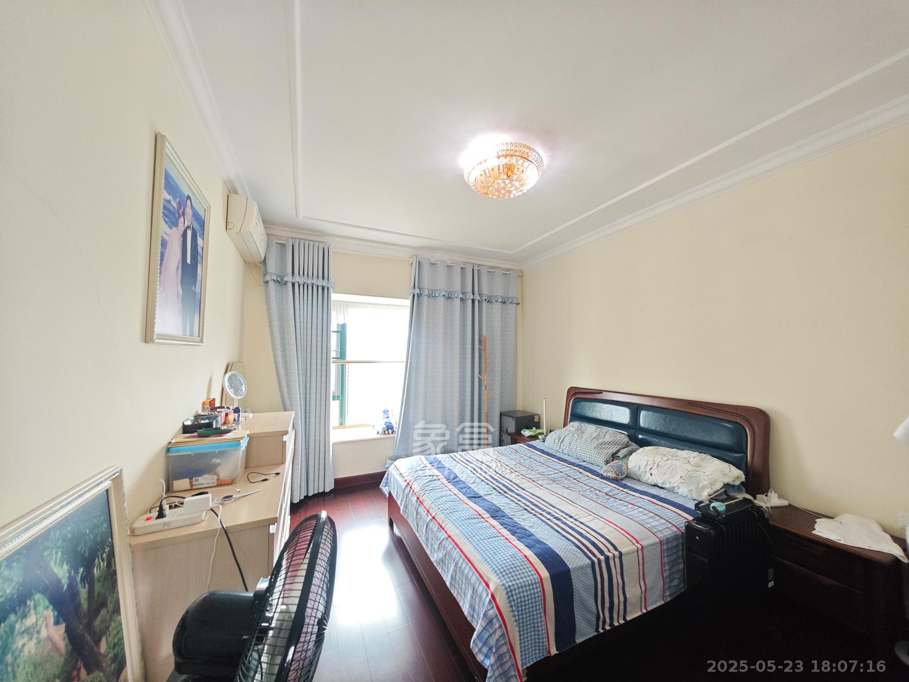 恒大城 4室2厅2卫 140.0万 恒大城 4室2厅2卫 140.0万卧室