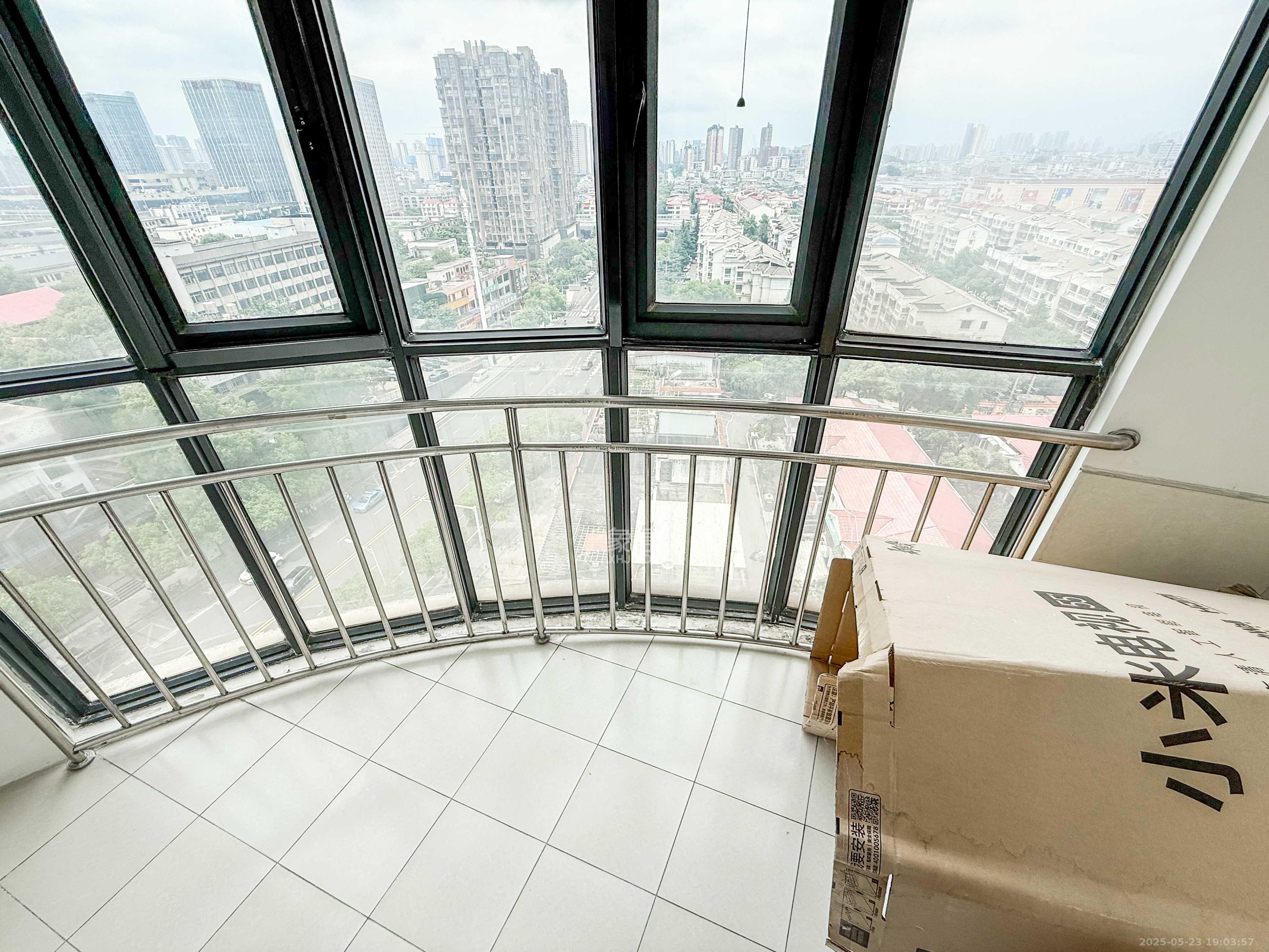 海林馨香雅苑 2室2厅1卫 72.0万 海林馨香雅苑 2室2厅1卫 72.0万阳台