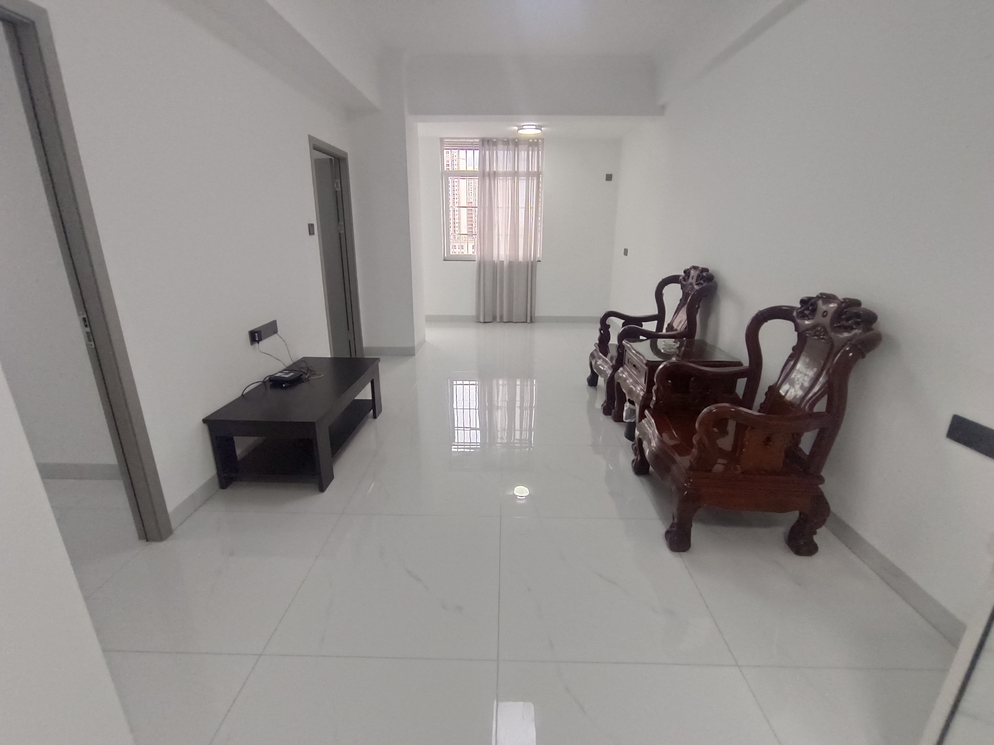 滨海新都 2室2厅1卫 90.0万 滨海新都 2室2厅1卫 90.0万客厅