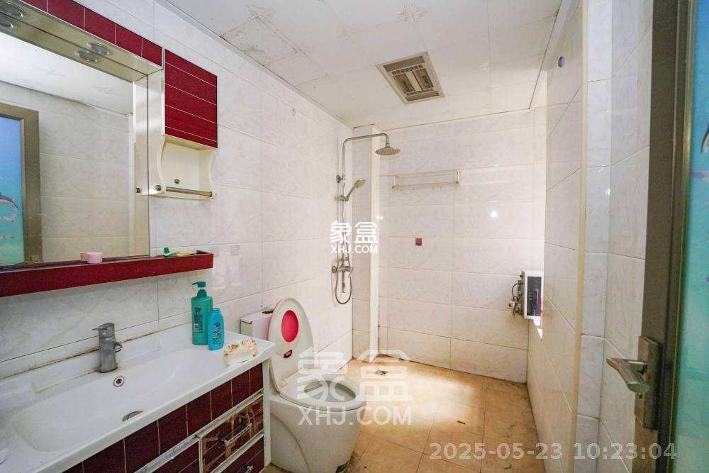 南郡雅园 3室2厅2卫 1500.0元/月 南郡雅园 3室2厅2卫 1500.0元/月室内图