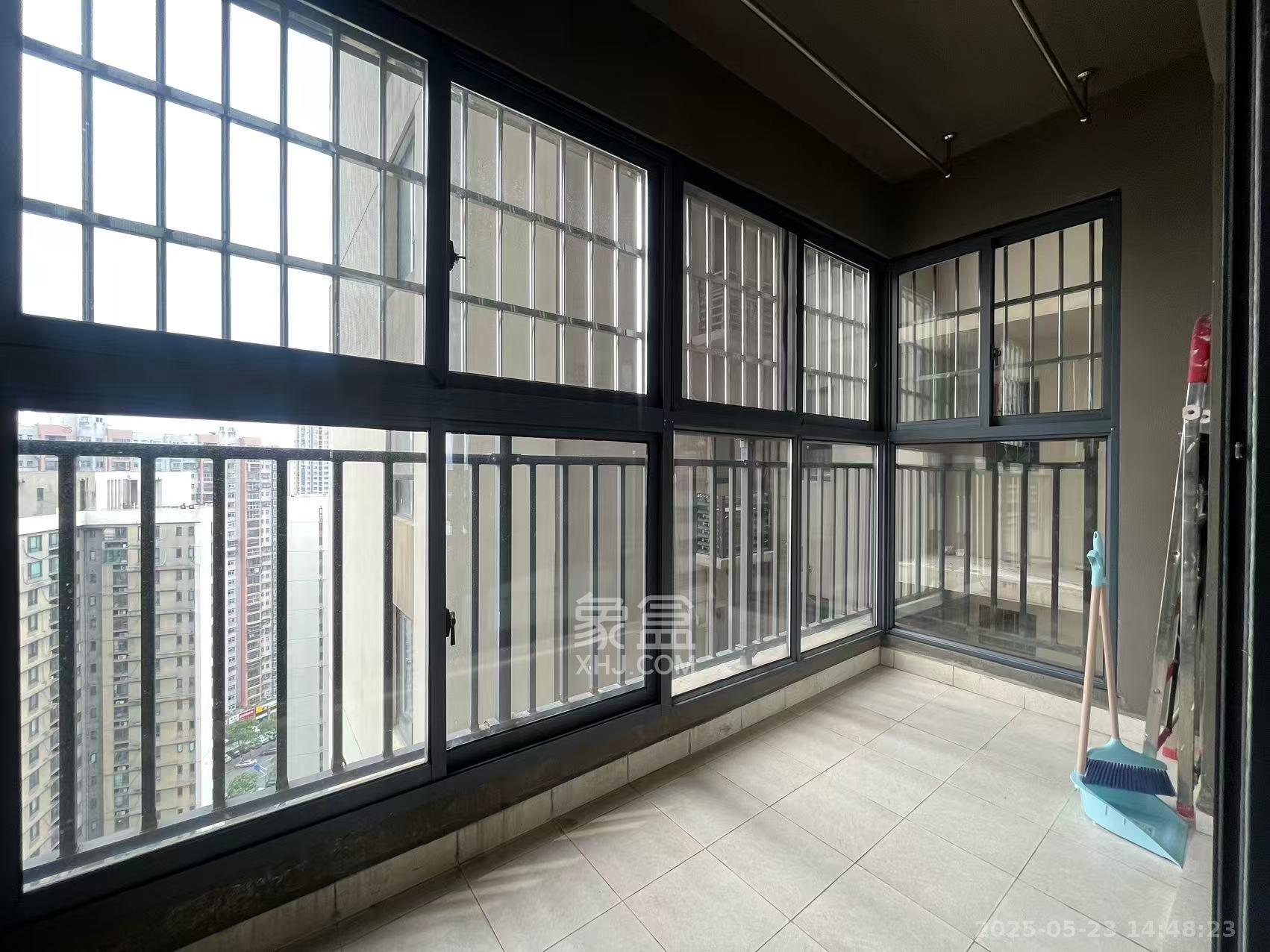 万科城市花园  3室2厅2卫   2500.00元/月室内图