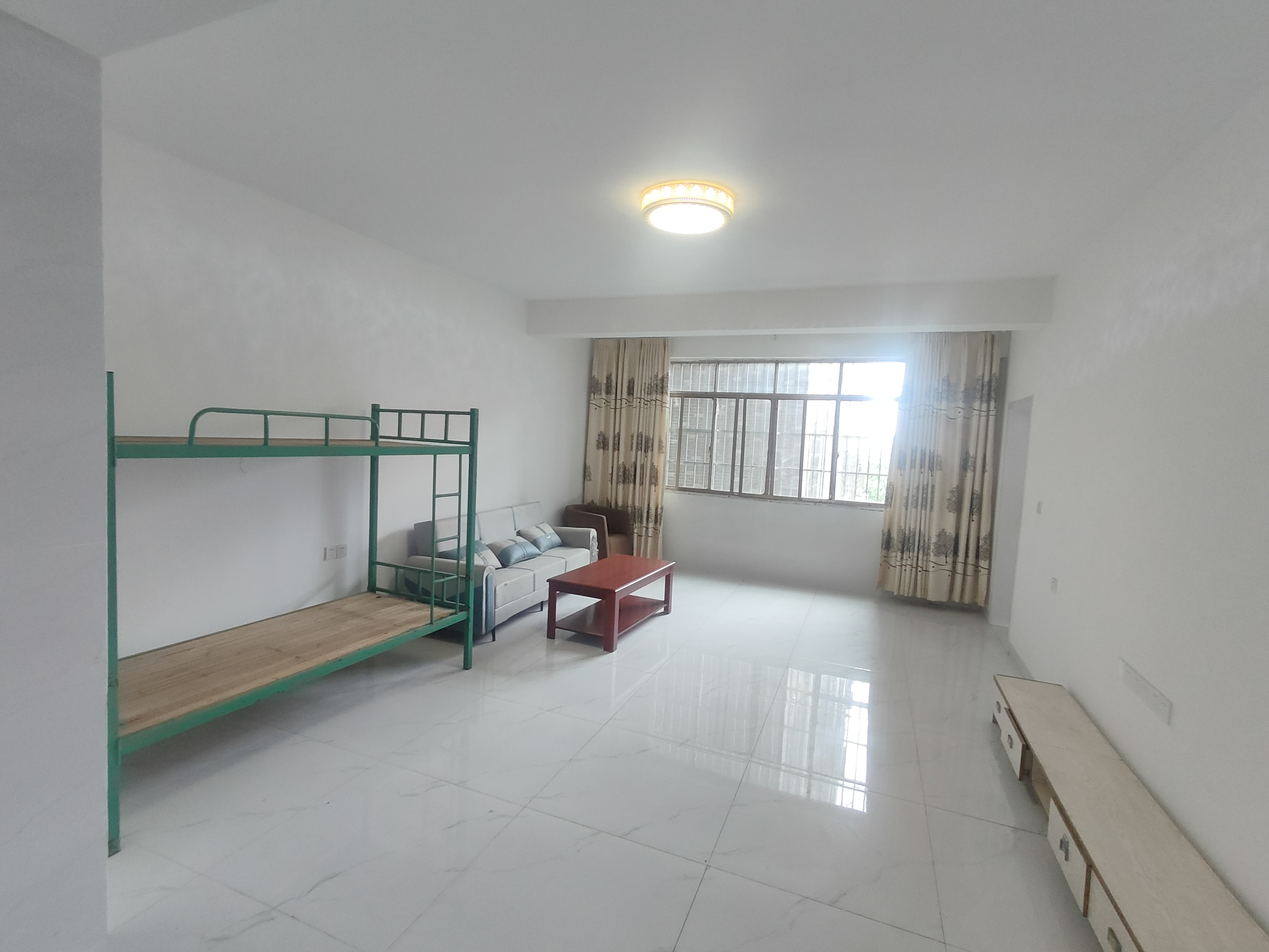 互助小区  3室2厅2卫   1500.00元/月室内图