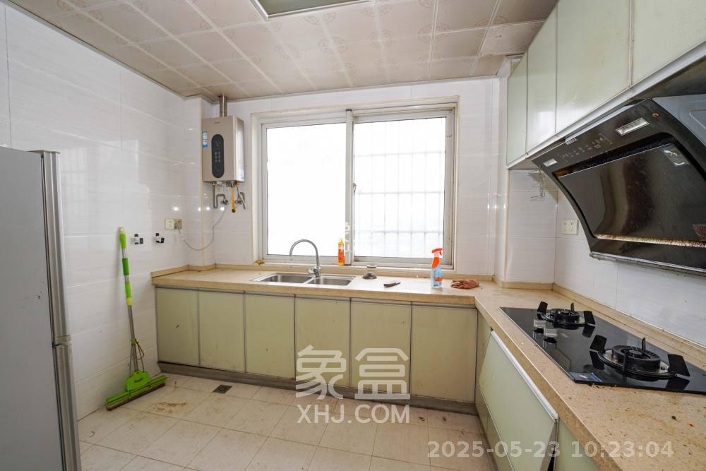 南郡雅园  3室2厅2卫   1500.00元/月室内图
