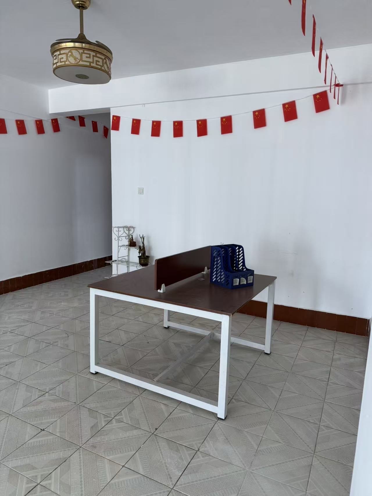 华立花园 3室2厅2卫 2700.0元/月 华立花园 3室2厅2卫 2700.0元/月室内图