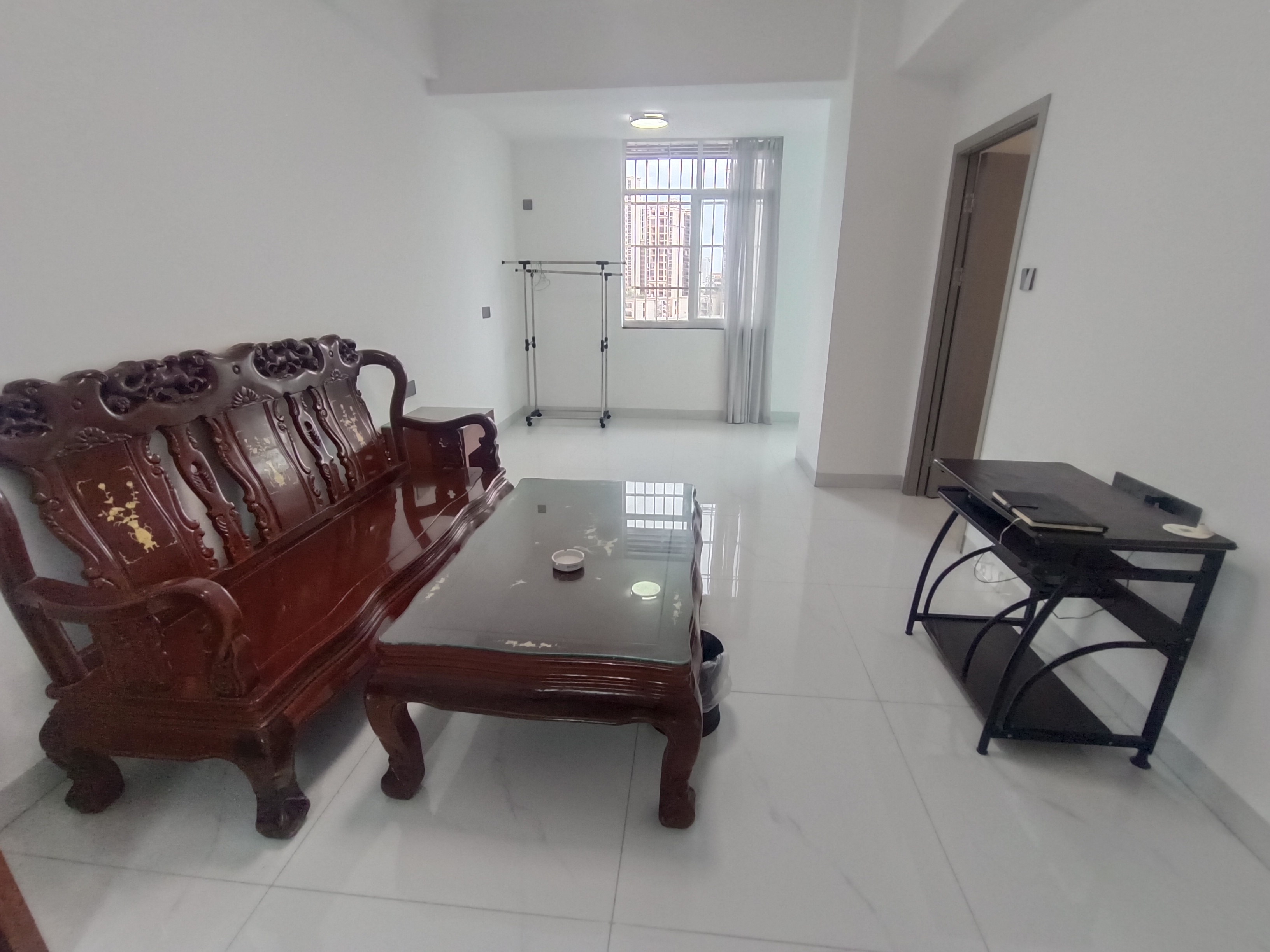 滨海新都 2室2厅1卫 90.0万 滨海新都 2室2厅1卫 90.0万客厅