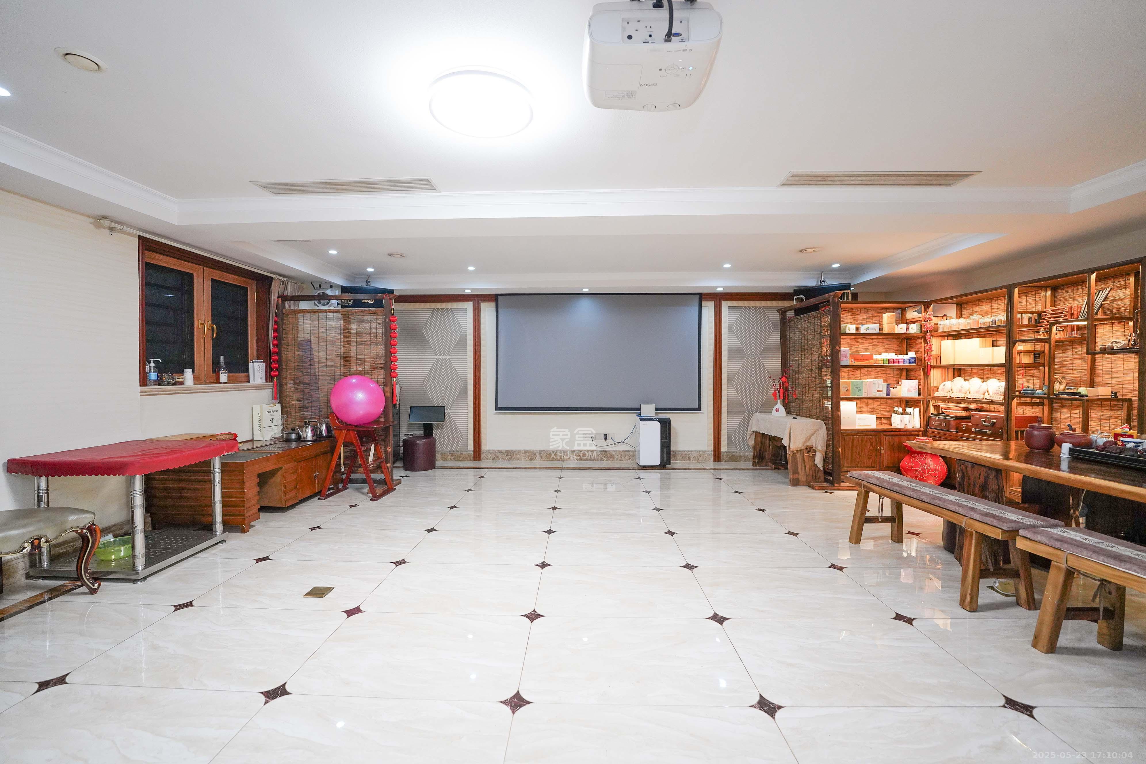 橘郡礼顿山  6室3厅5卫   800.00万其他