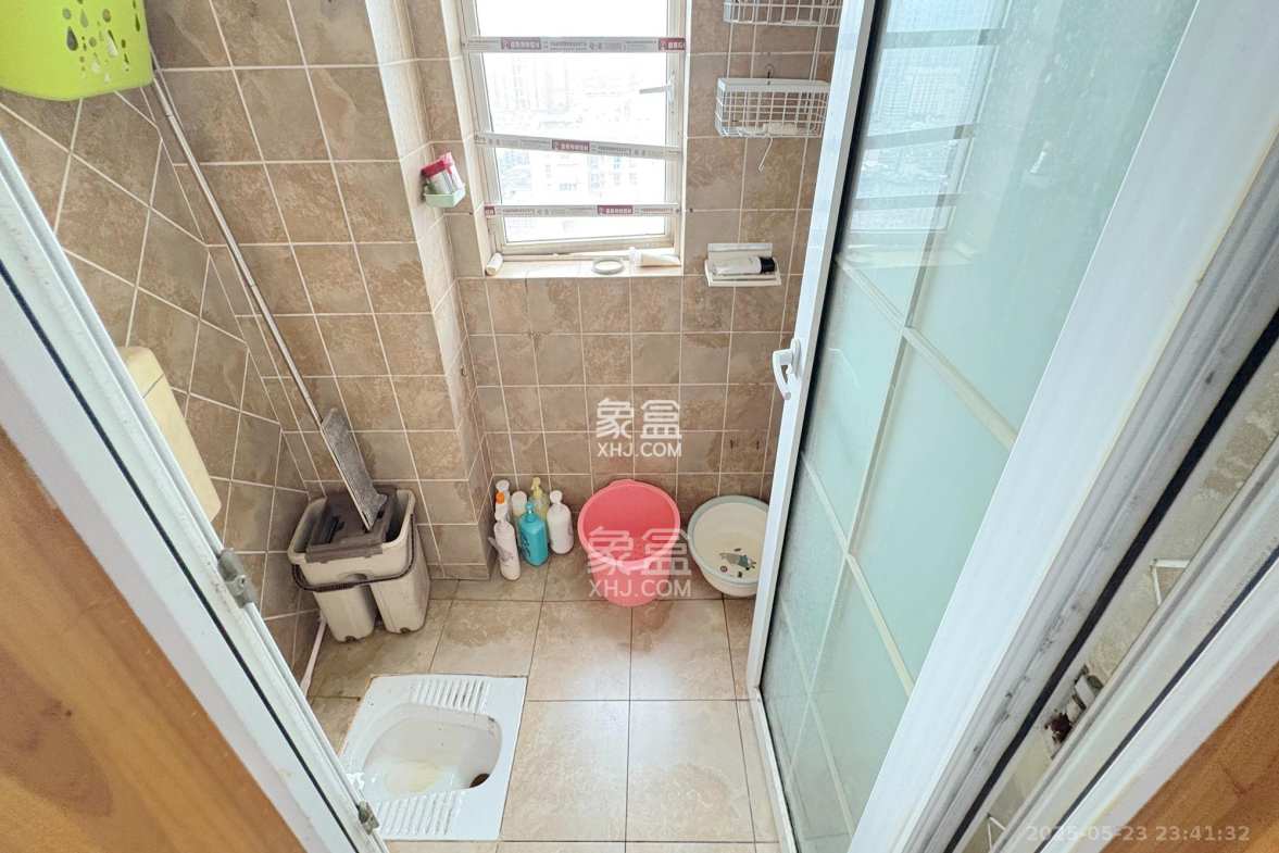 君临国际  2室2厅1卫    115.0万 君临国际  2室2厅1卫    115.0万卫生间