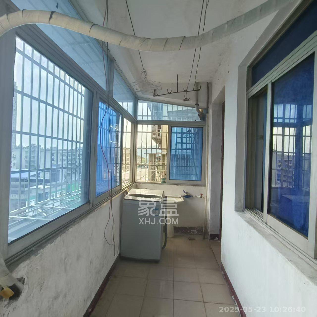 湘亚大楼 4室1厅1卫 2200.0元/月 湘亚大楼 4室1厅1卫 2200.0元/月室内图