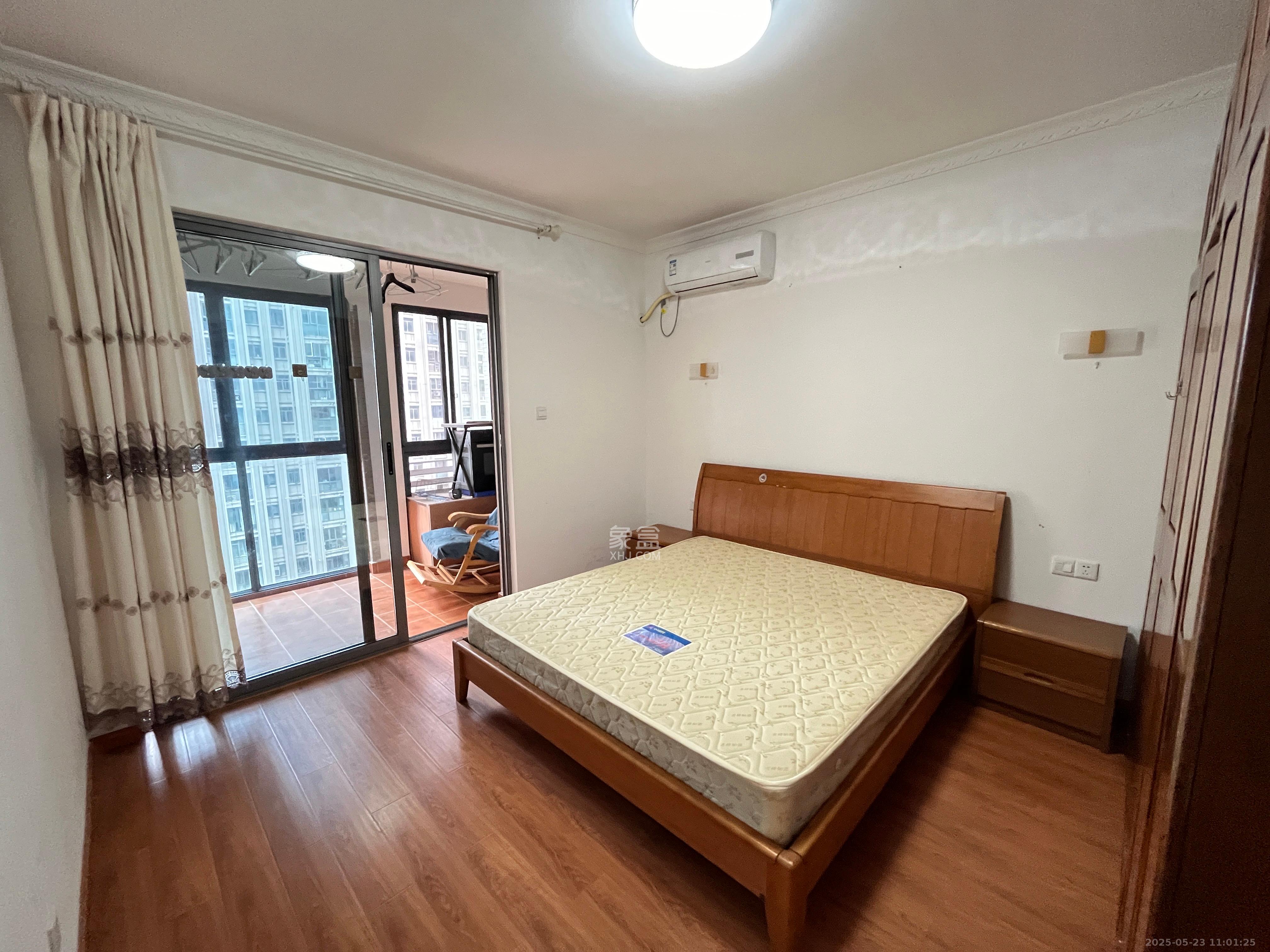 八方小区C区  3室2厅2卫   3900.00元/月室内图
