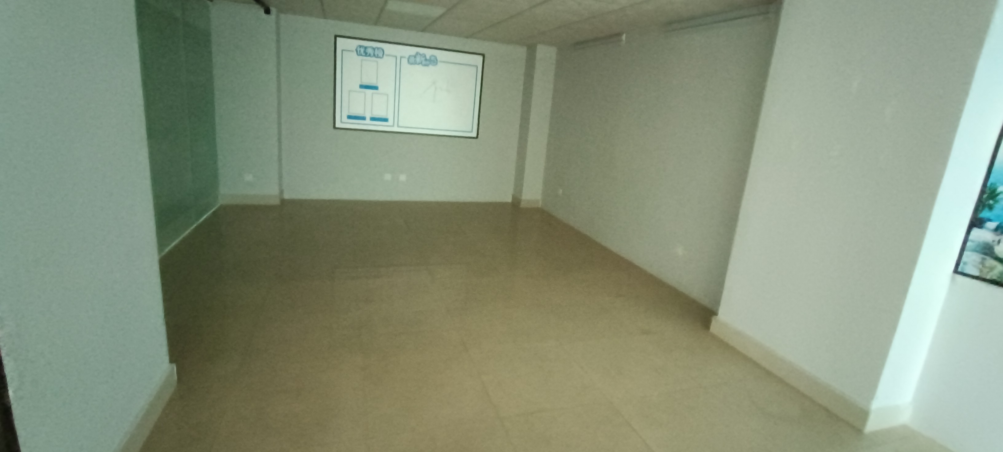 华典大厦  3室3厅0卫    5000.0元/月 华典大厦  3室3厅0卫    5000.0元/月室内图