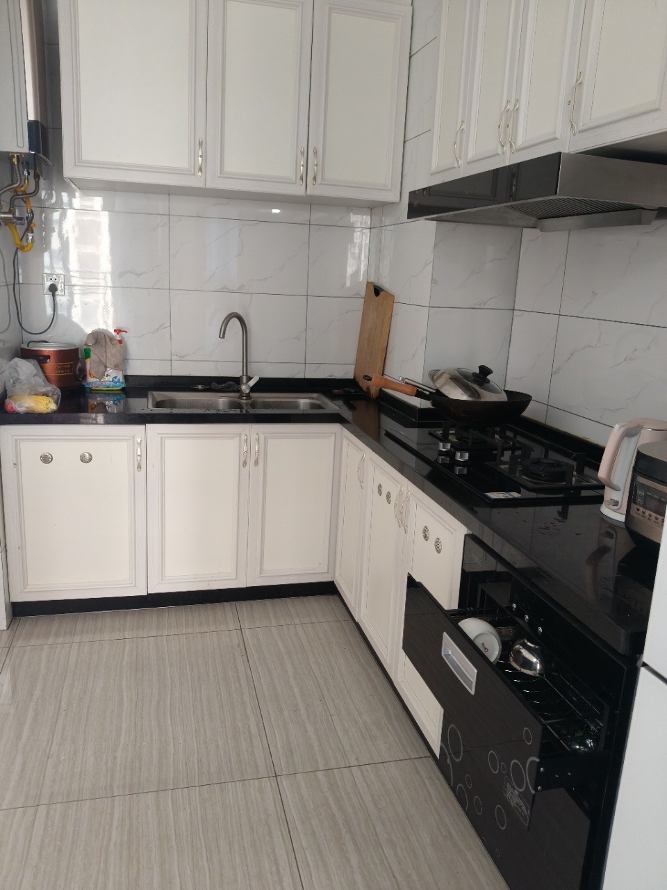 滨海新天地 1室1厅1卫 88.0万 滨海新天地 1室1厅1卫 88.0万客厅