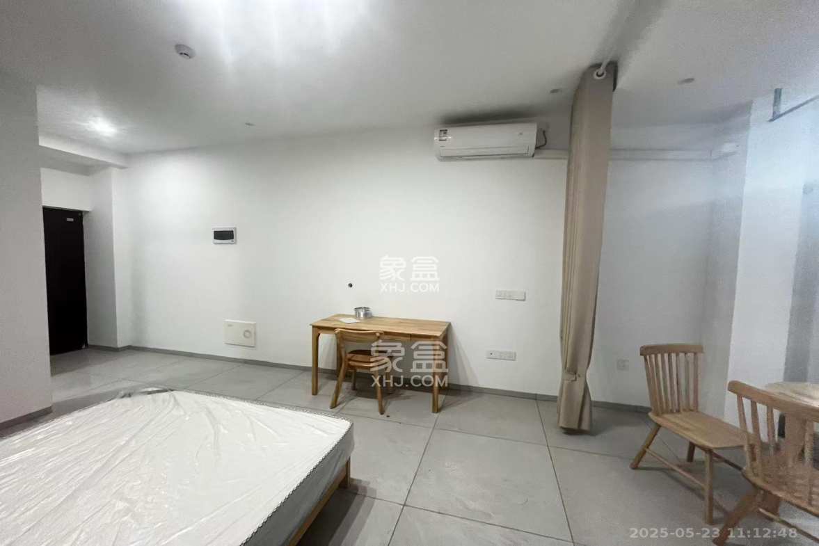 盘龙御康园 1室0厅1卫 1300.0元/月 盘龙御康园 1室0厅1卫 1300.0元/月室内图