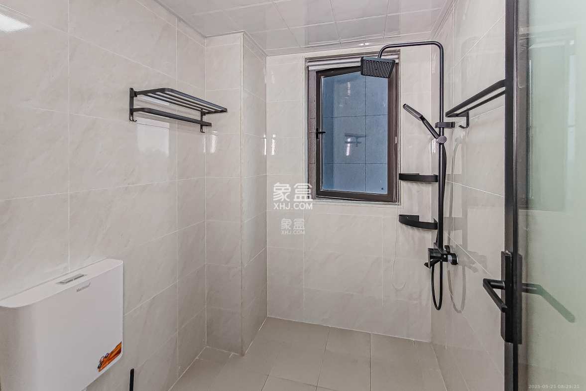 阳光城尚东湾悦江府 3室2厅2卫 116.0万 阳光城尚东湾悦江府 3室2厅2卫 116.0万卫生间