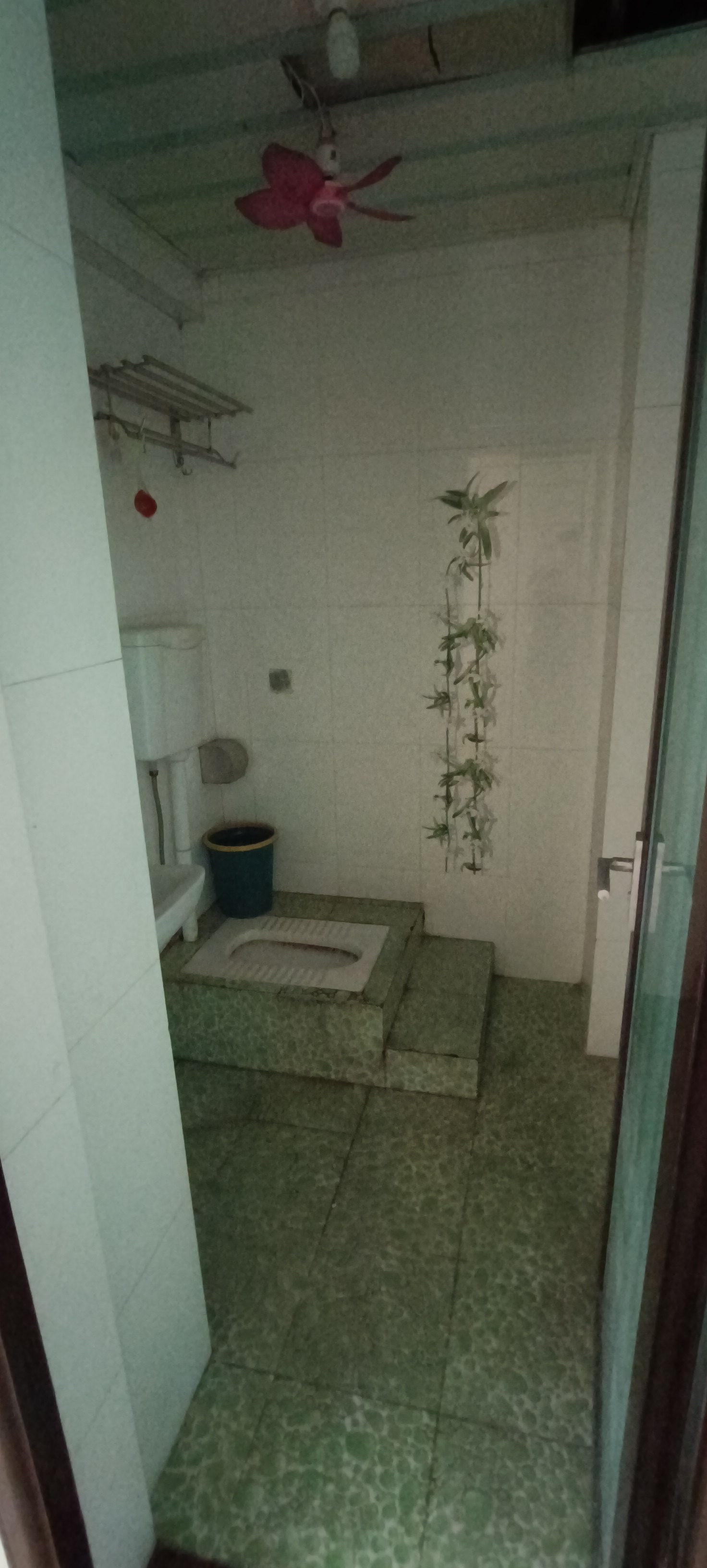 华典大厦  3室2厅2卫    3500.0元/月 华典大厦  3室2厅2卫    3500.0元/月室内图