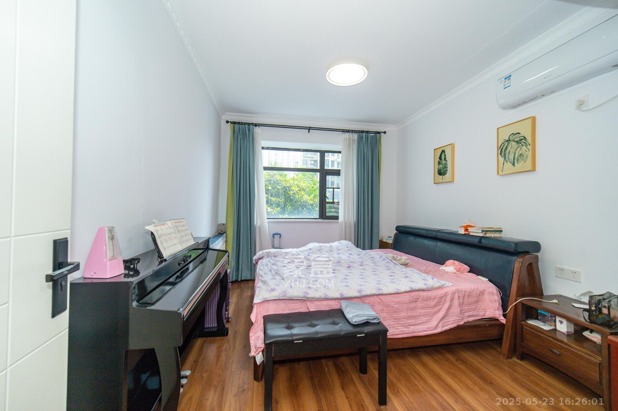 未来漫城 4室2厅1卫 98.0万 未来漫城 4室2厅1卫 98.0万卧室