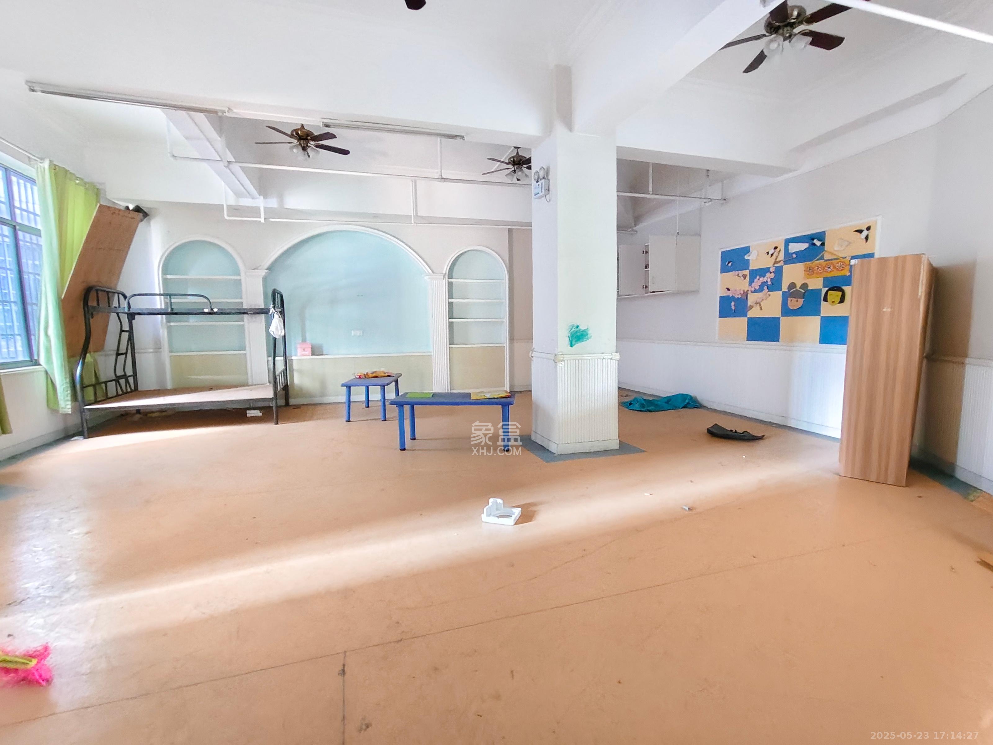 天麓尚层   374.75㎡      12000.0元/月室内图