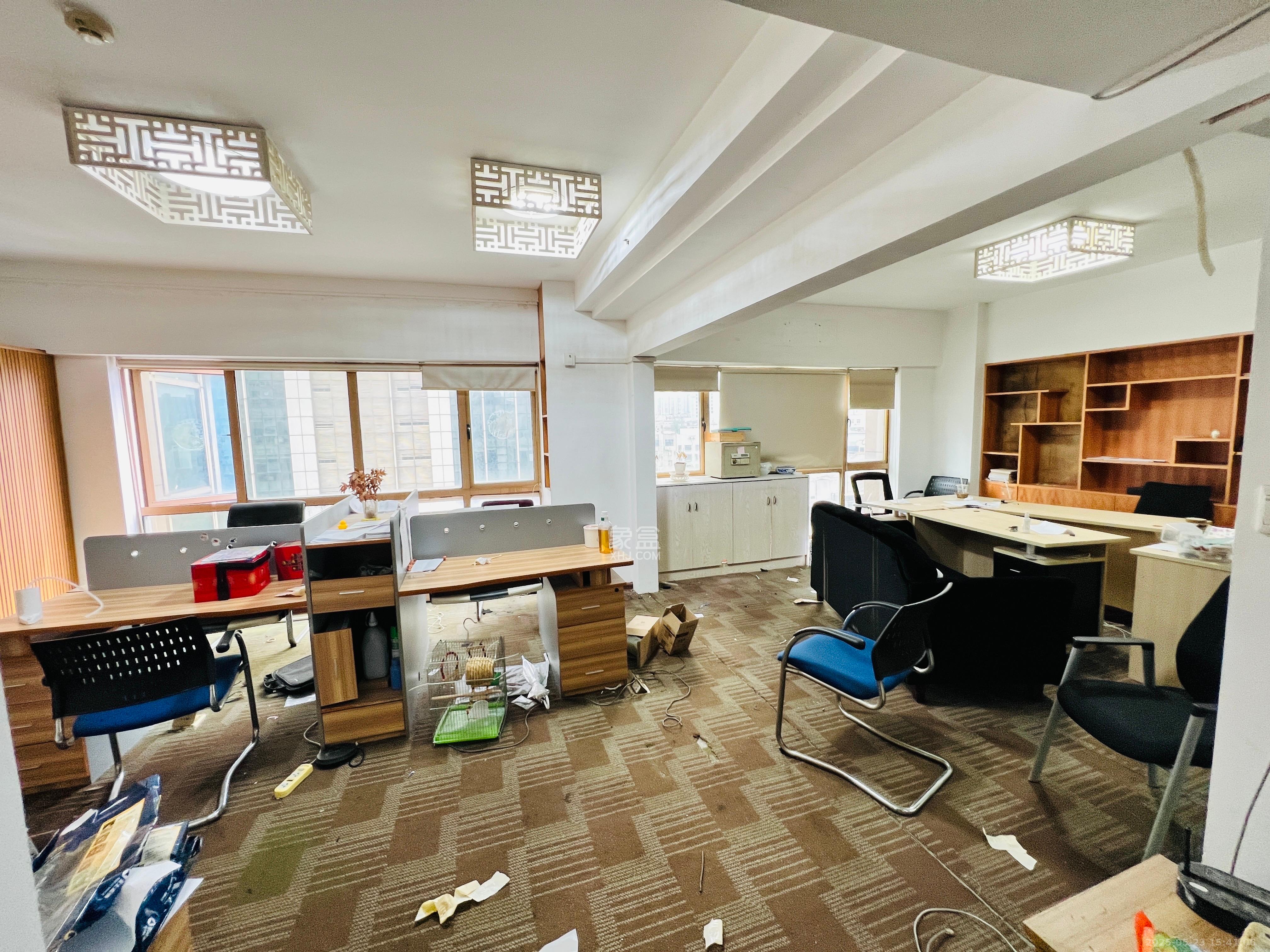 嘉盛国际广场 1室1厅1卫 2400.0元/月 嘉盛国际广场 1室1厅1卫 2400.0元/月室内图