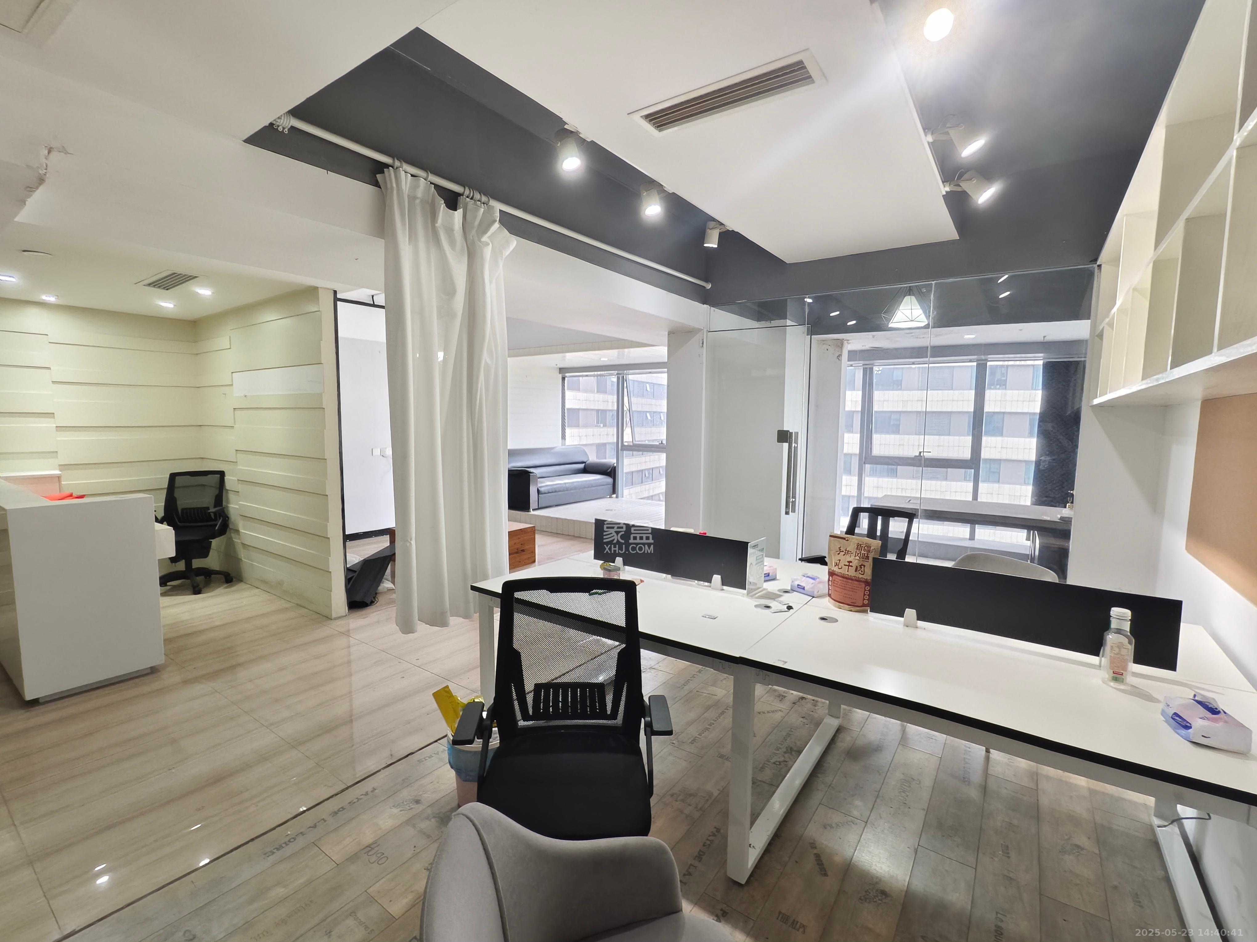 东怡外国(南湖一号) 1室1厅1卫 3800.0元/月 东怡外国(南湖一号) 1室1厅1卫 3800.0元/月室内图